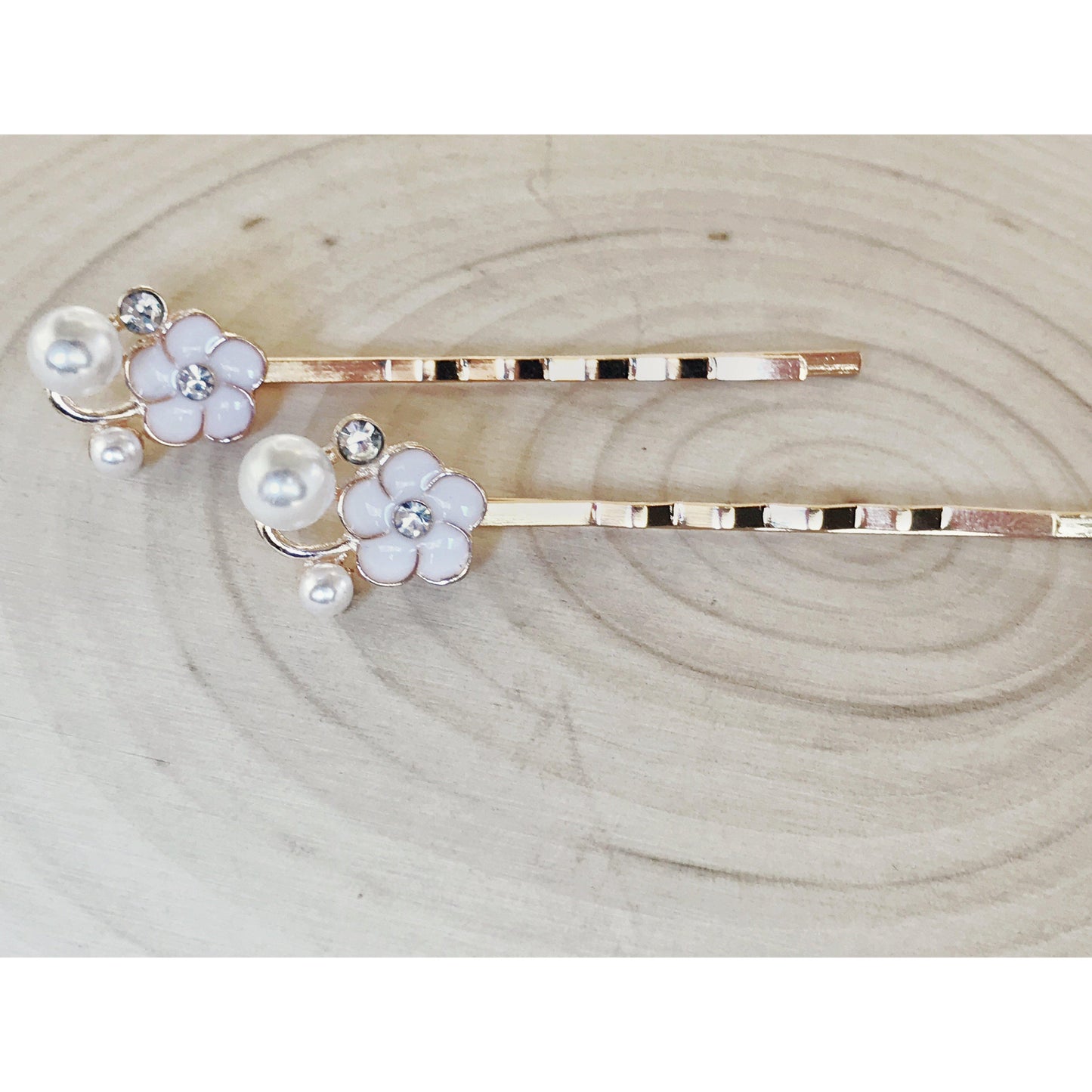 White Floral Pearl & Rhinestone Gold Hair Pins: Elegant Accents