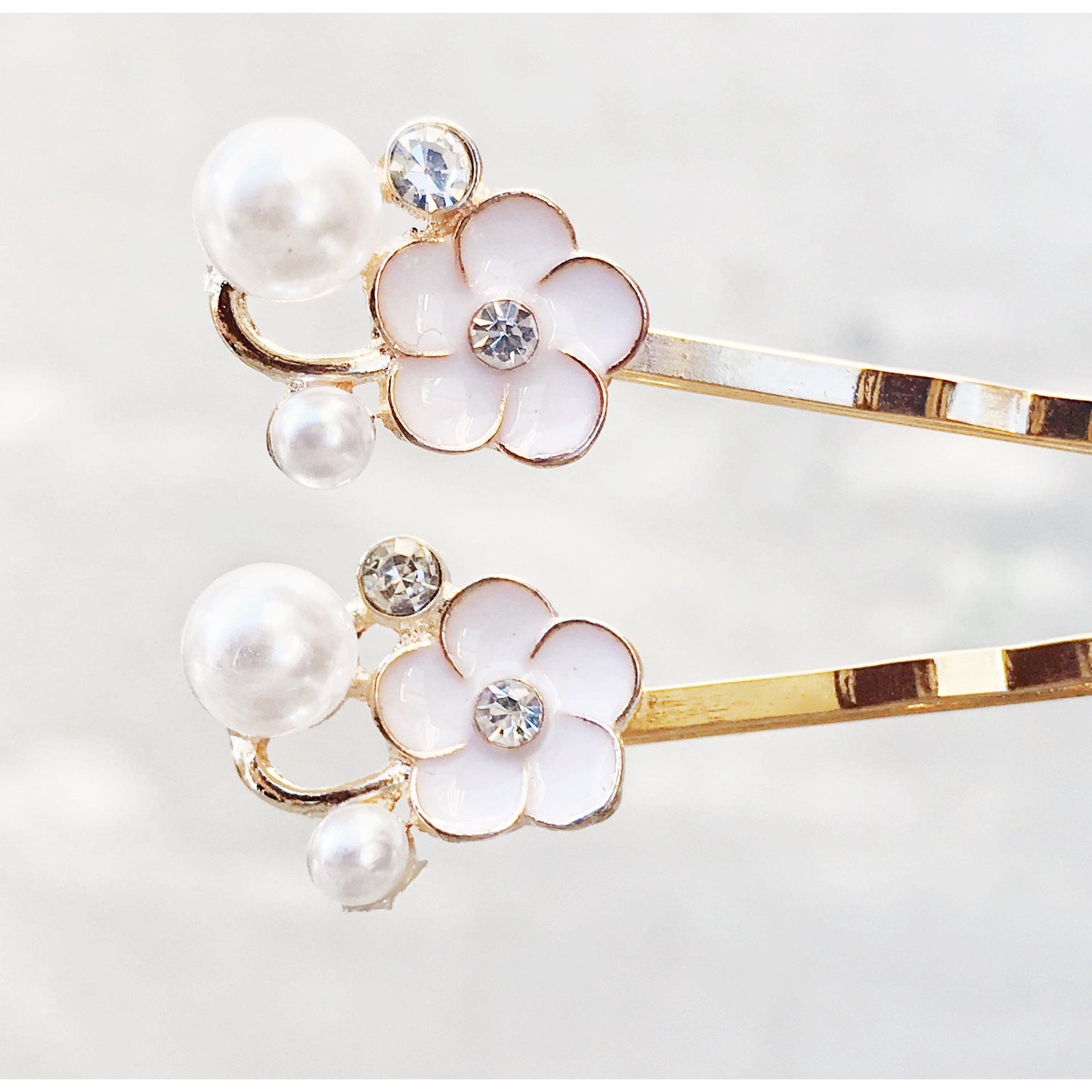 White Floral Pearl & Rhinestone Gold Hair Pins: Elegant Accents