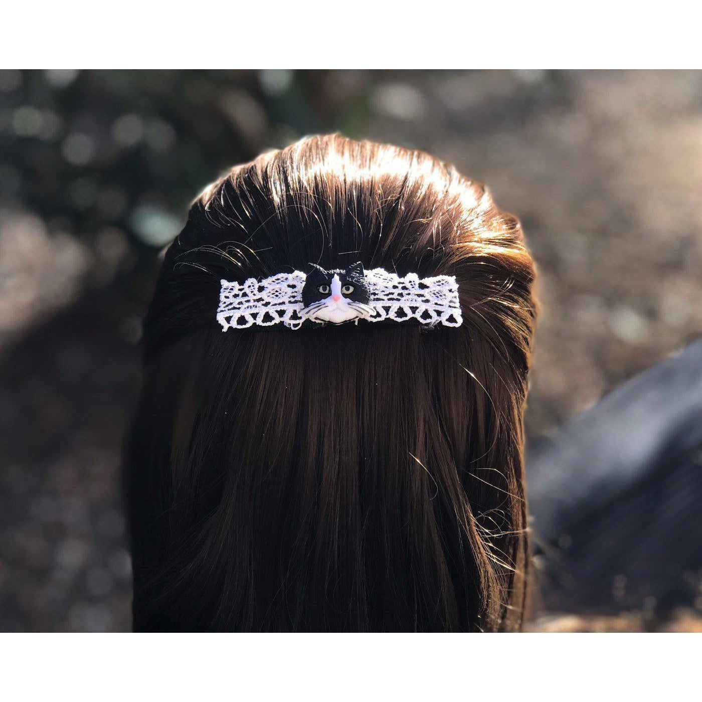 Black & White Cat Hair Barrette with Lace - Charming Feline-Inspired Hair Accessory