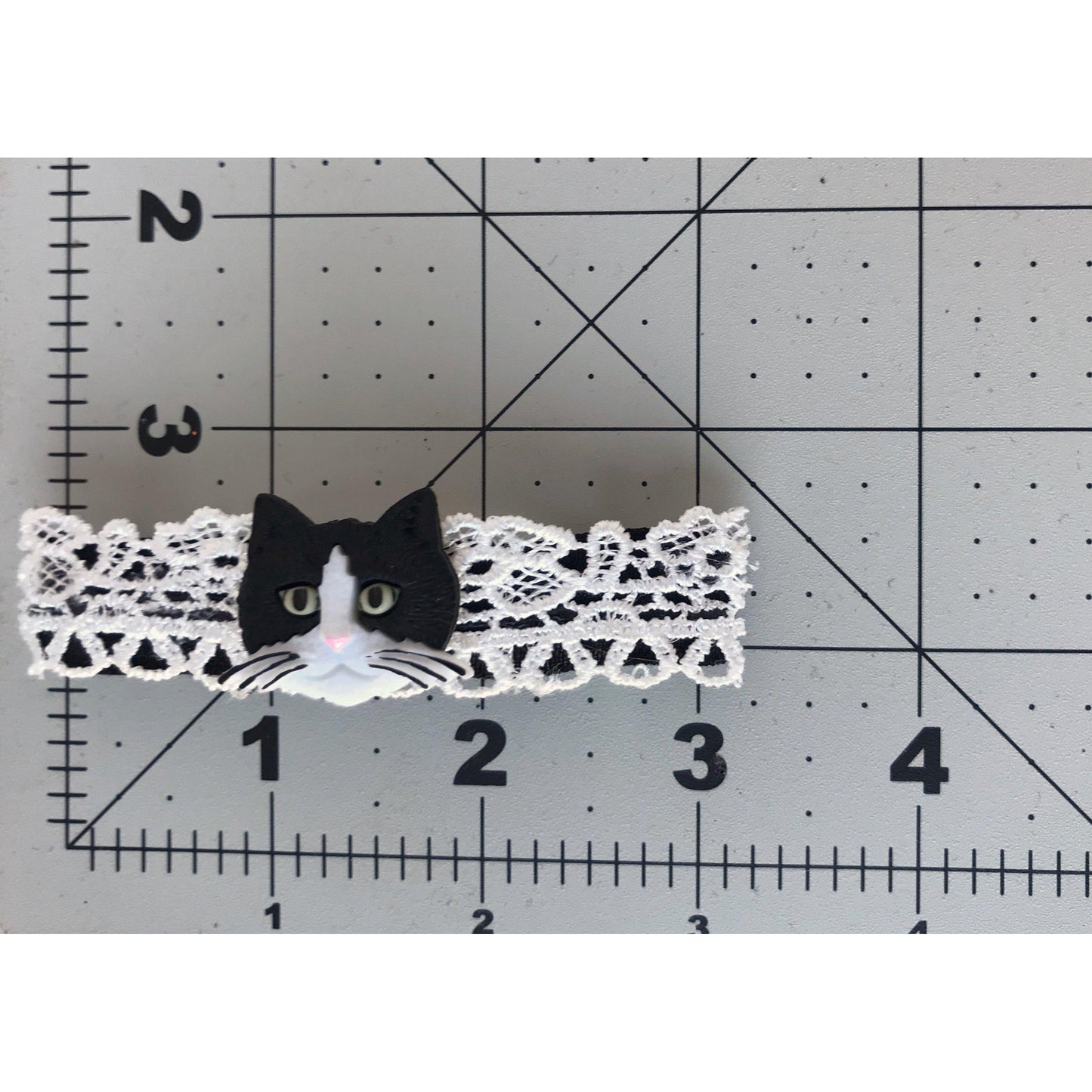 Black & White Cat Hair Barrette with Lace - Charming Feline-Inspired Hair Accessory