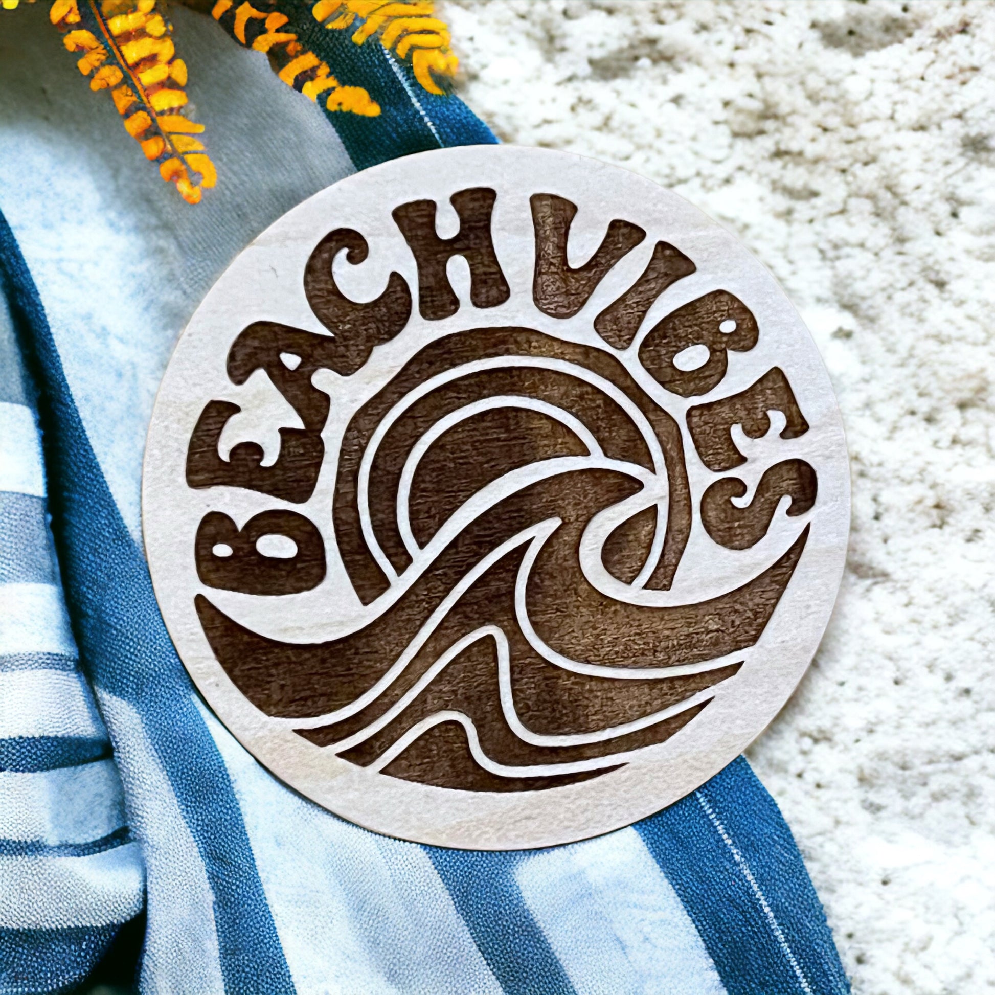Beach Vibes Wave Magnet – Round Wood Coastal Decor for Ocean Lovers