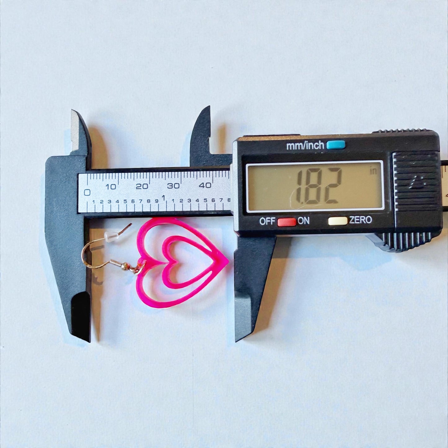 Neon Pink Double Heart Acrylic Earrings – Retro Statement Jewelry