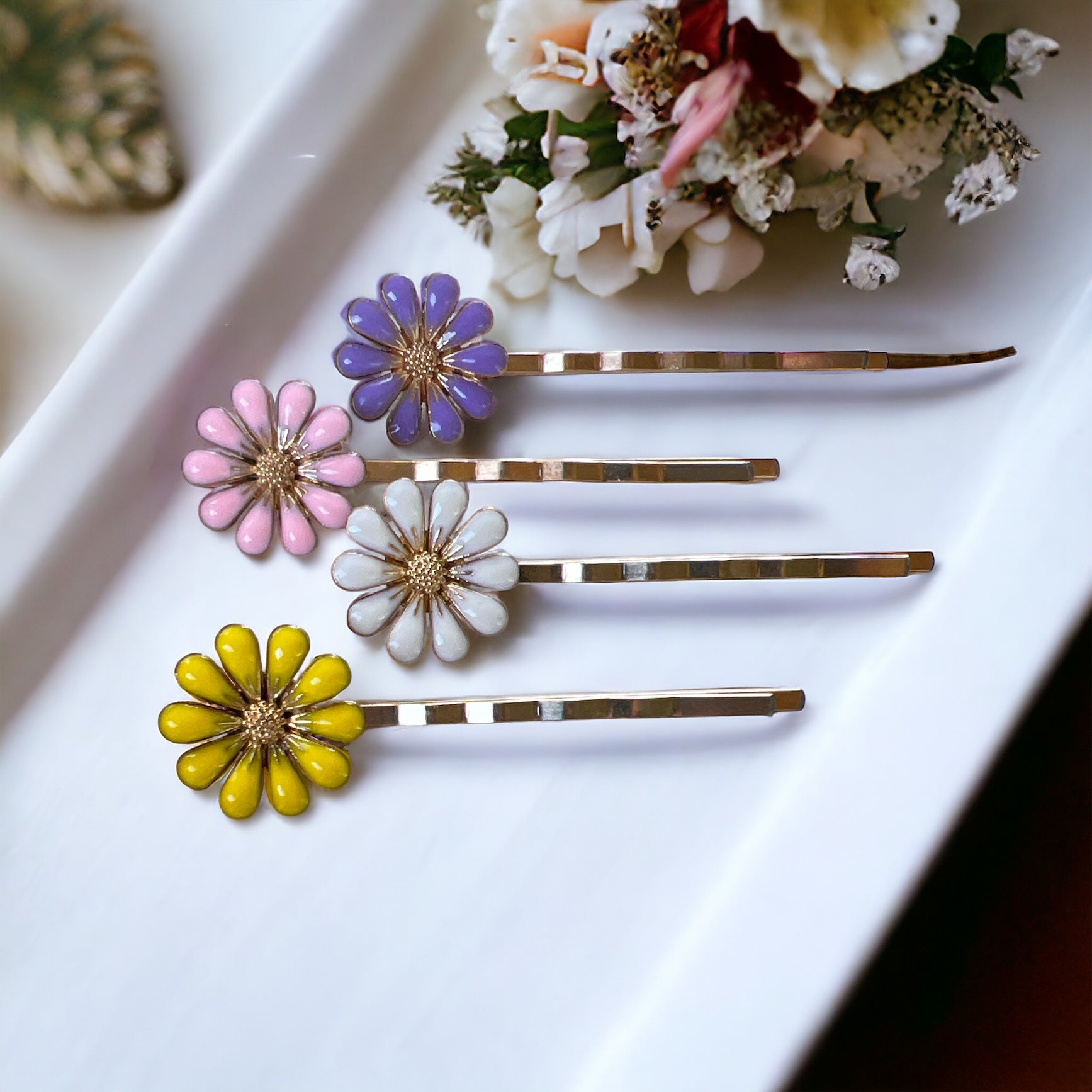 Enamel Daisy Hair Pins – Set of 4 Cottagecore Spring Accessories