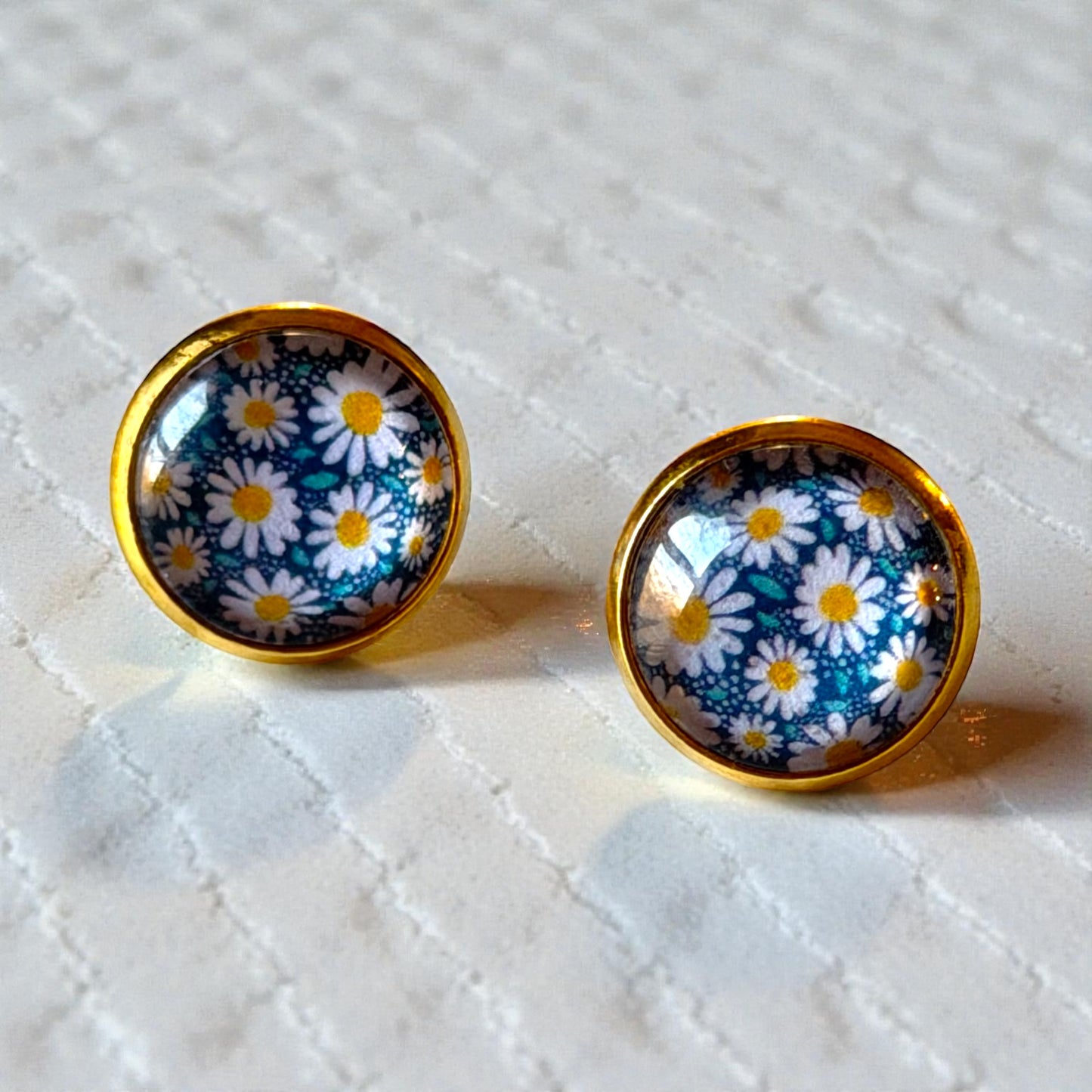 Daisy Stud Earrings – 12mm Gold Tone Floral Boho Jewelry for Her