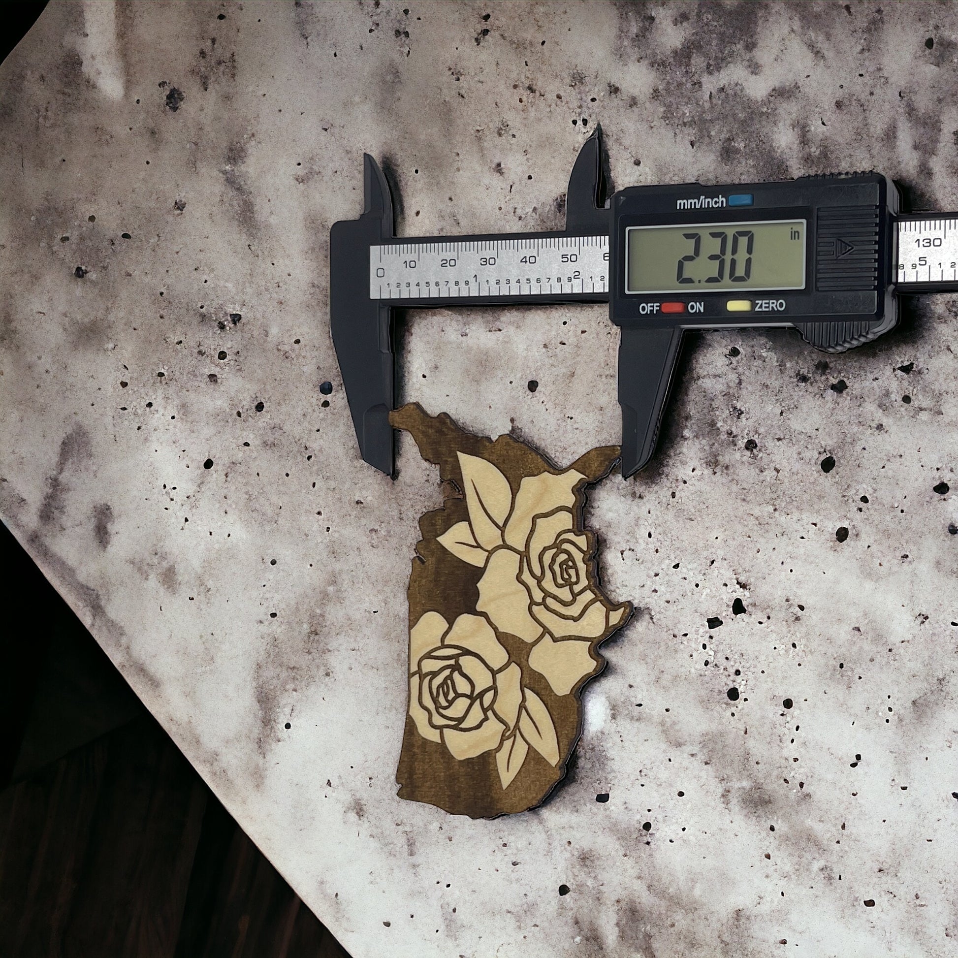 USA Rose Magnet – Floral Patriotic Wooden Home Decor