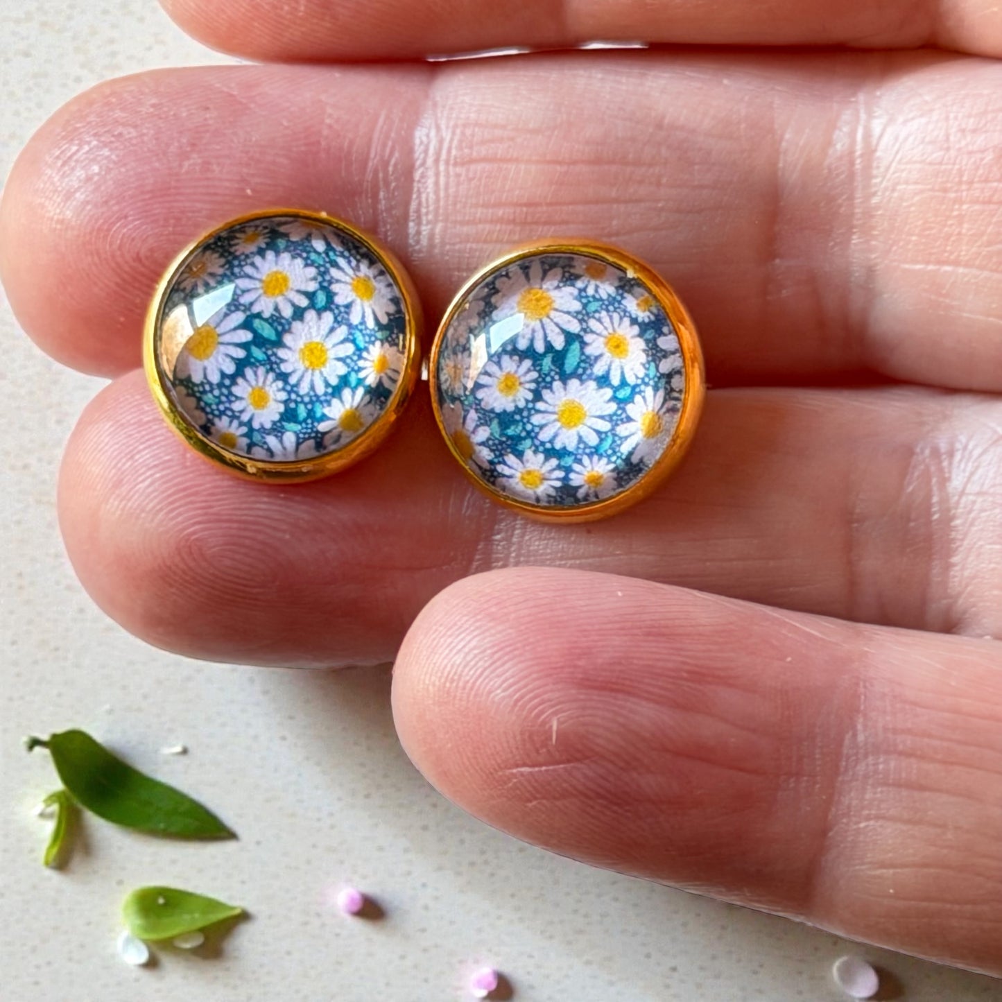 Daisy Stud Earrings – 12mm Gold Tone Floral Boho Jewelry for Her