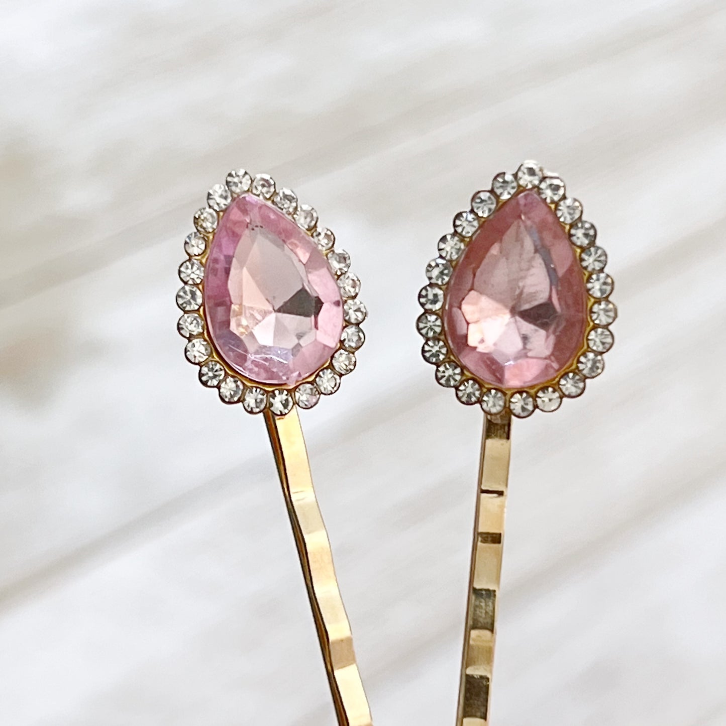 Pink Teardrop Rhinestone Gold Hair Pins: Elevate Your Hairstyle with Glamorous Elegance