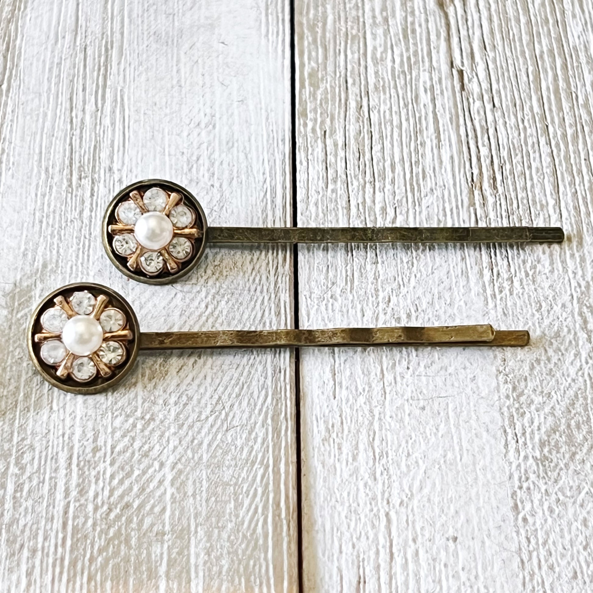 Pearl & Rhinestone Flower Hair Pins – Vintage-Inspired Gold Hair Clips