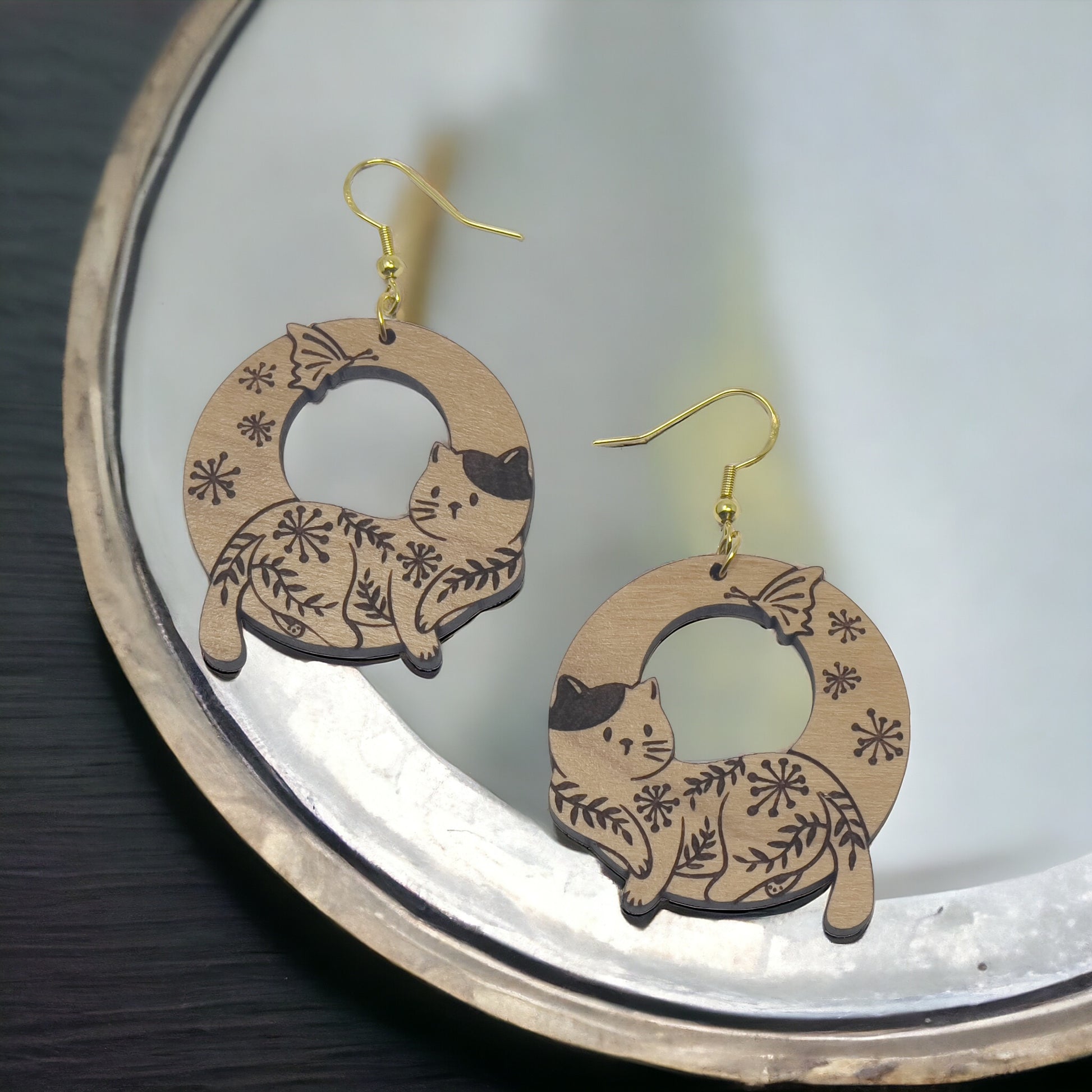 Floral Cat Circle Wood Earrings – Whimsical Nature-Inspired Feline Jewelry
