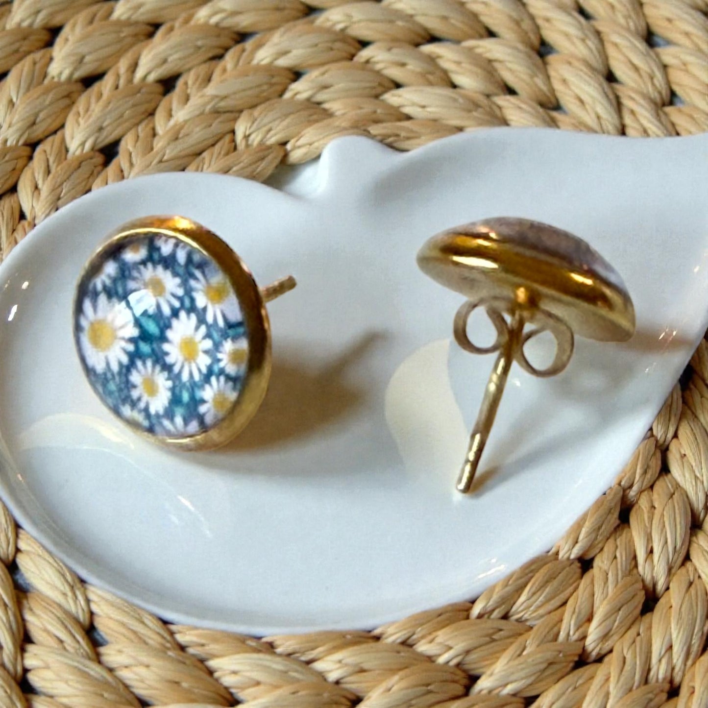 Daisy Stud Earrings – 12mm Gold Tone Floral Boho Jewelry for Her
