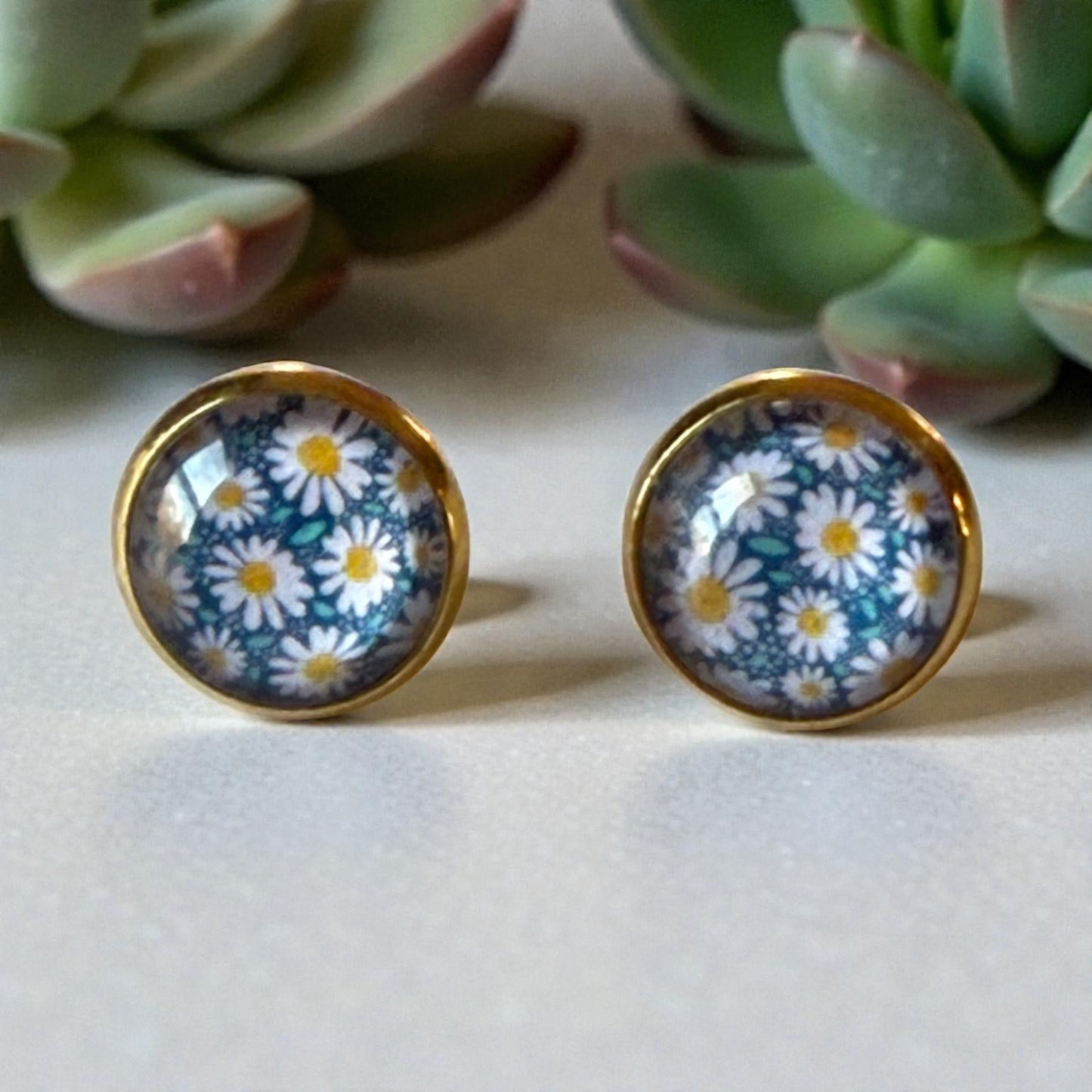 Daisy Stud Earrings – 12mm Gold Tone Floral Boho Jewelry for Her