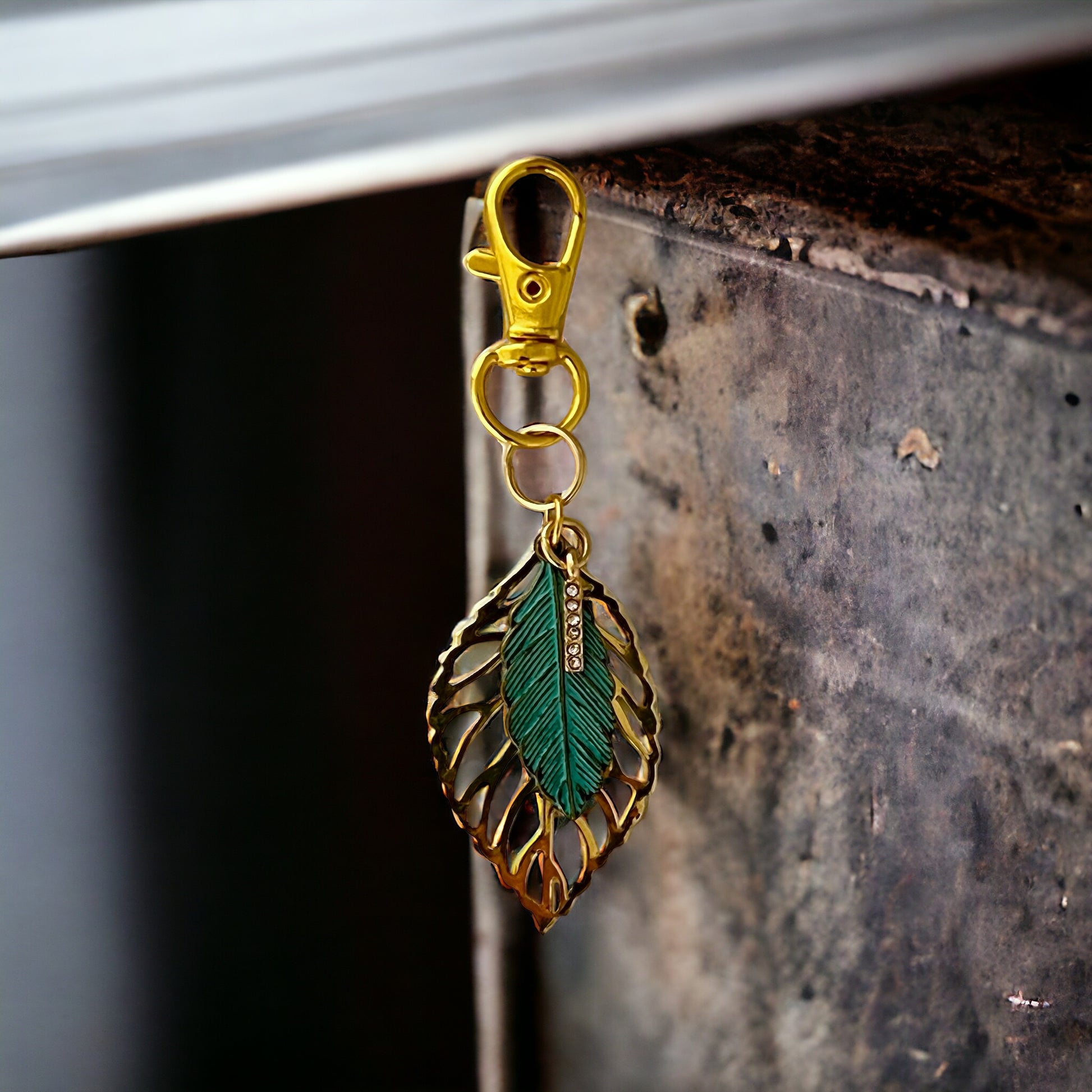 Green Feather & Leaf Purse Charm – Boho Chic Gold Keychain with Rhinestones
