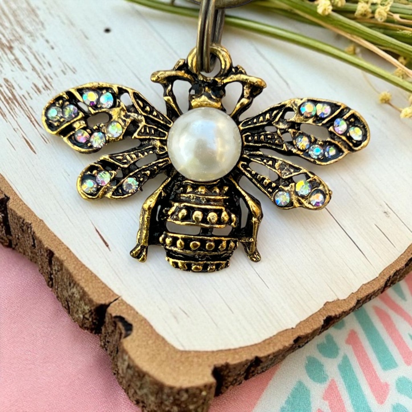 Pearl Bee Purse Charm – Vintage Rhinestone Bag Accessory