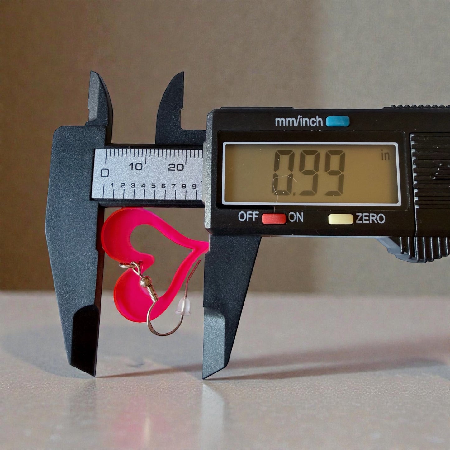 Neon Pink Heart Acrylic Earrings – Retro Y2K Statement Dangles