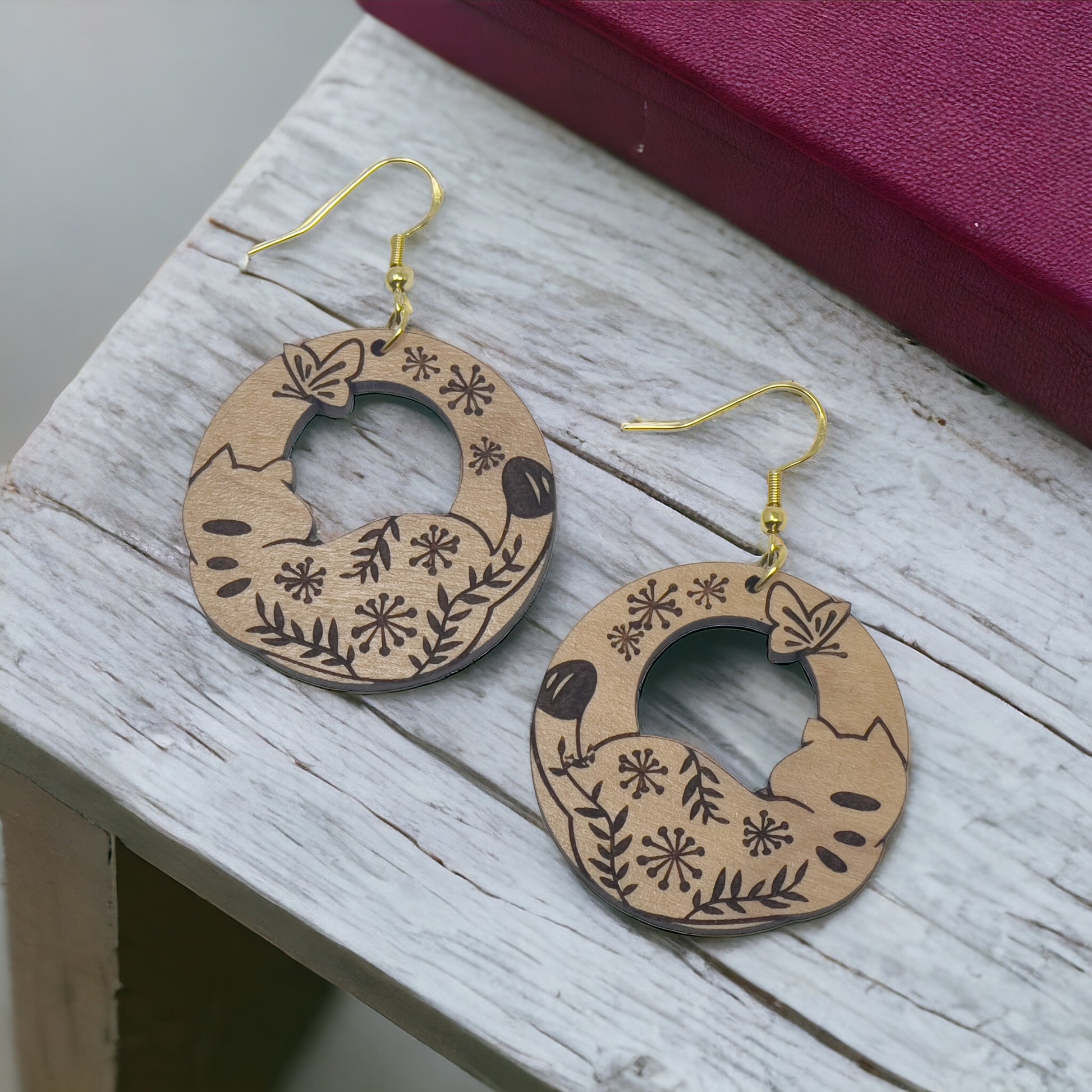 Floral Cat Circle Wood Earrings – Whimsical Nature-Inspired Feline Jewelry