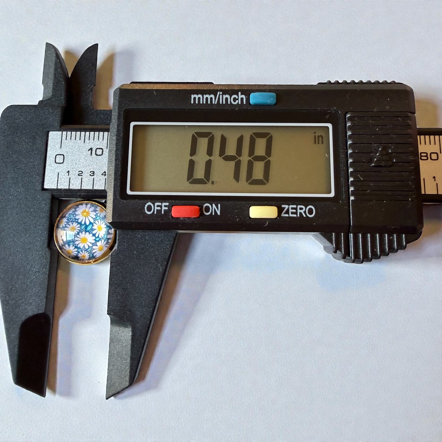 Daisy Stud Earrings – 12mm Gold Tone Floral Boho Jewelry for Her