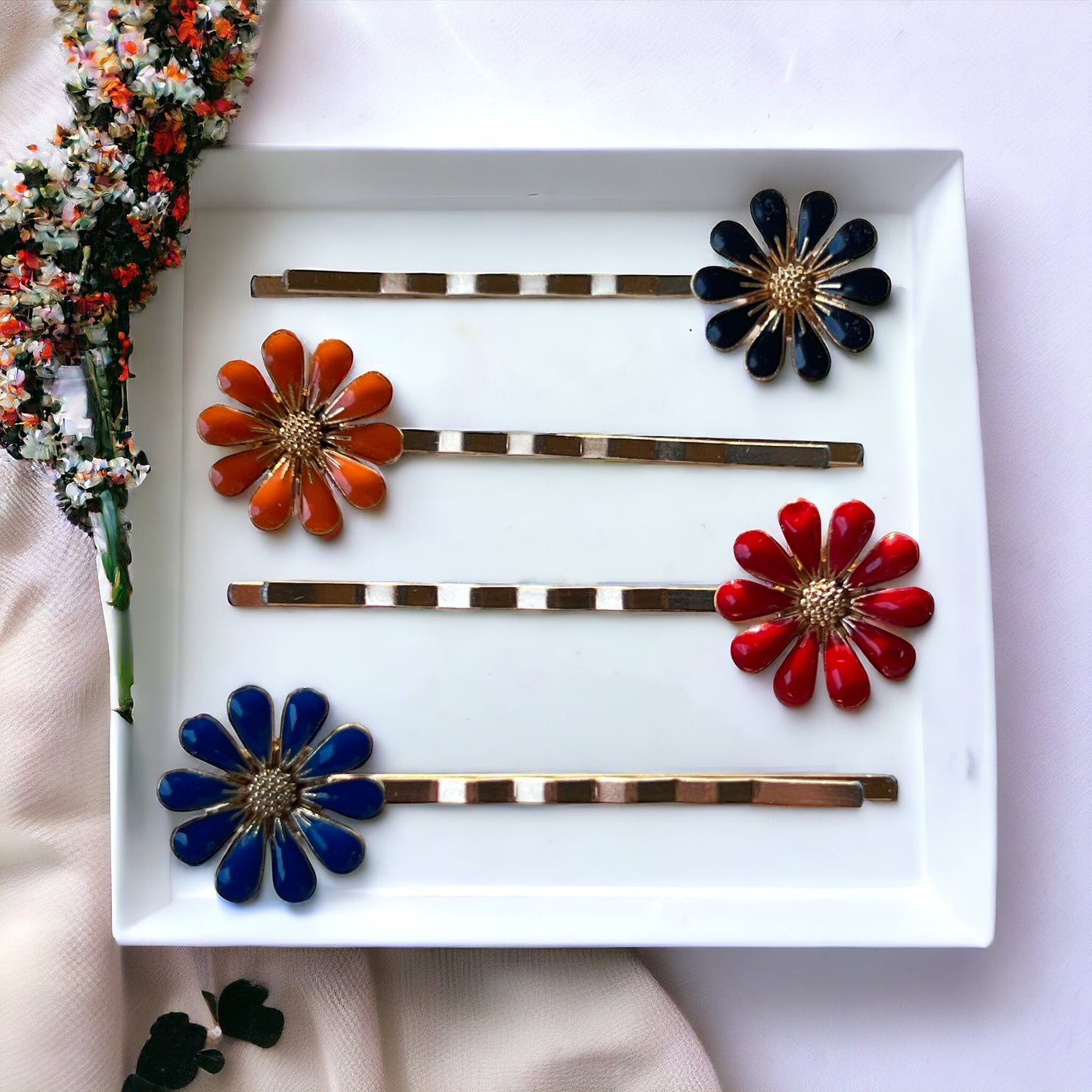 Bold Daisy Hair Pins – Set of 4 Retro Cottagecore Accessories