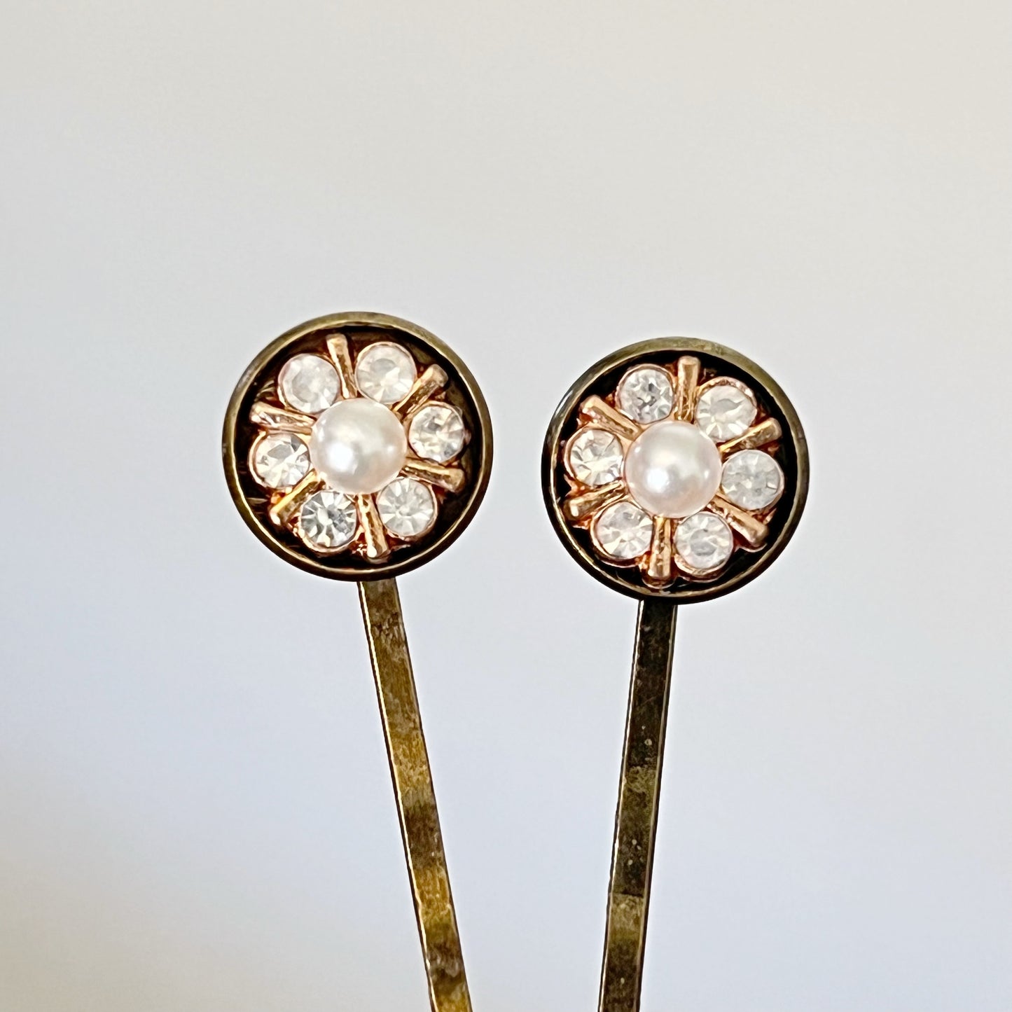 Pearl & Rhinestone Flower Hair Pins – Vintage-Inspired Gold Hair Clips