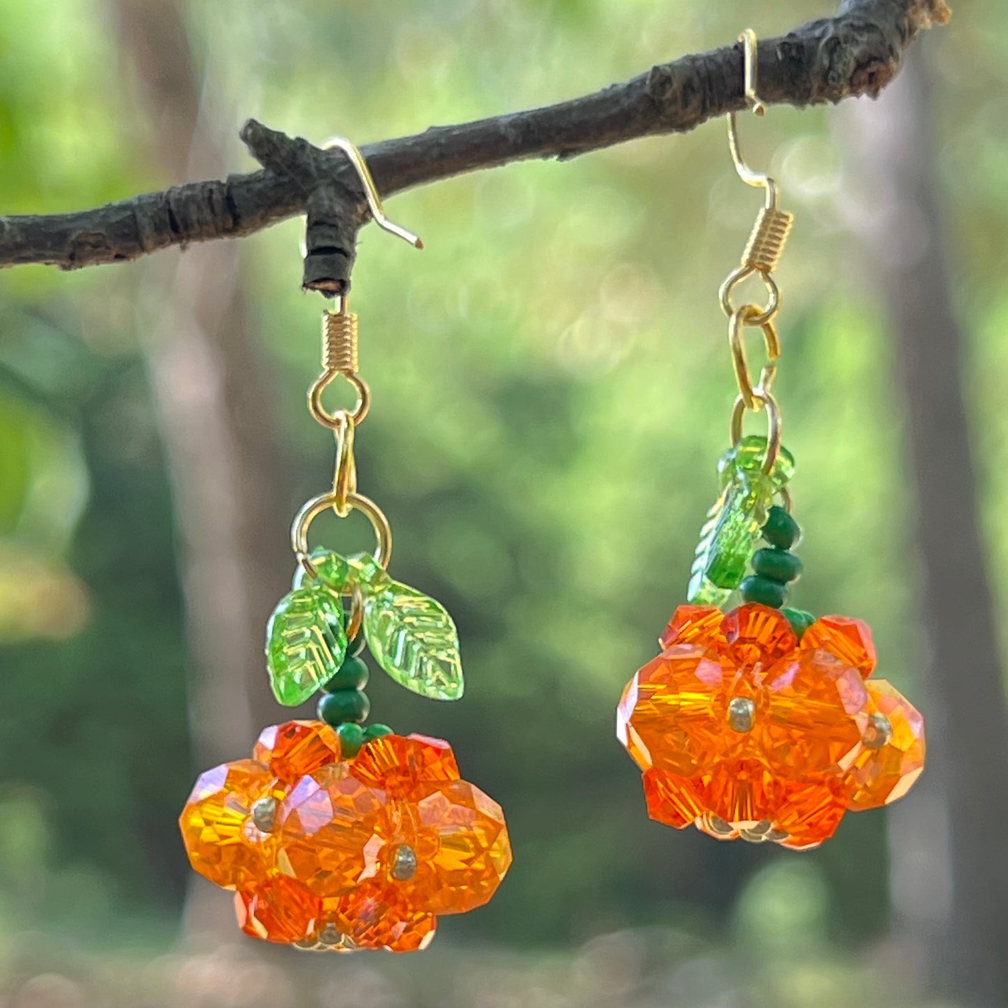 Beaded Pumpkin Earrings – Sparkly Fall Dangles with Green Leaves