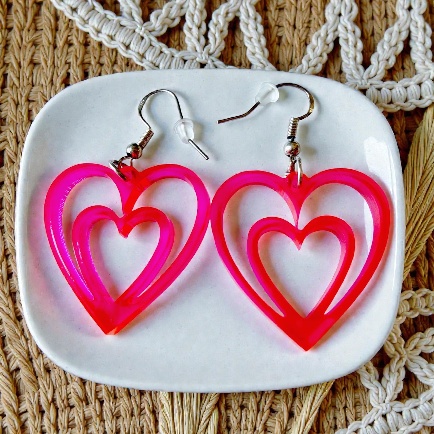 Neon Pink Double Heart Acrylic Earrings – Retro Statement Jewelry