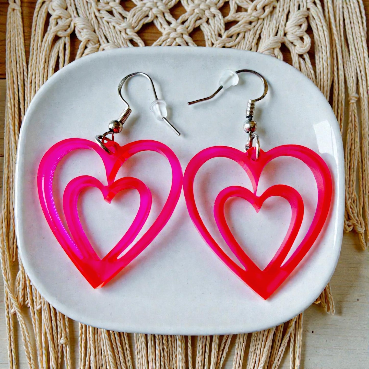 Neon Pink Double Heart Acrylic Earrings – Retro Statement Jewelry