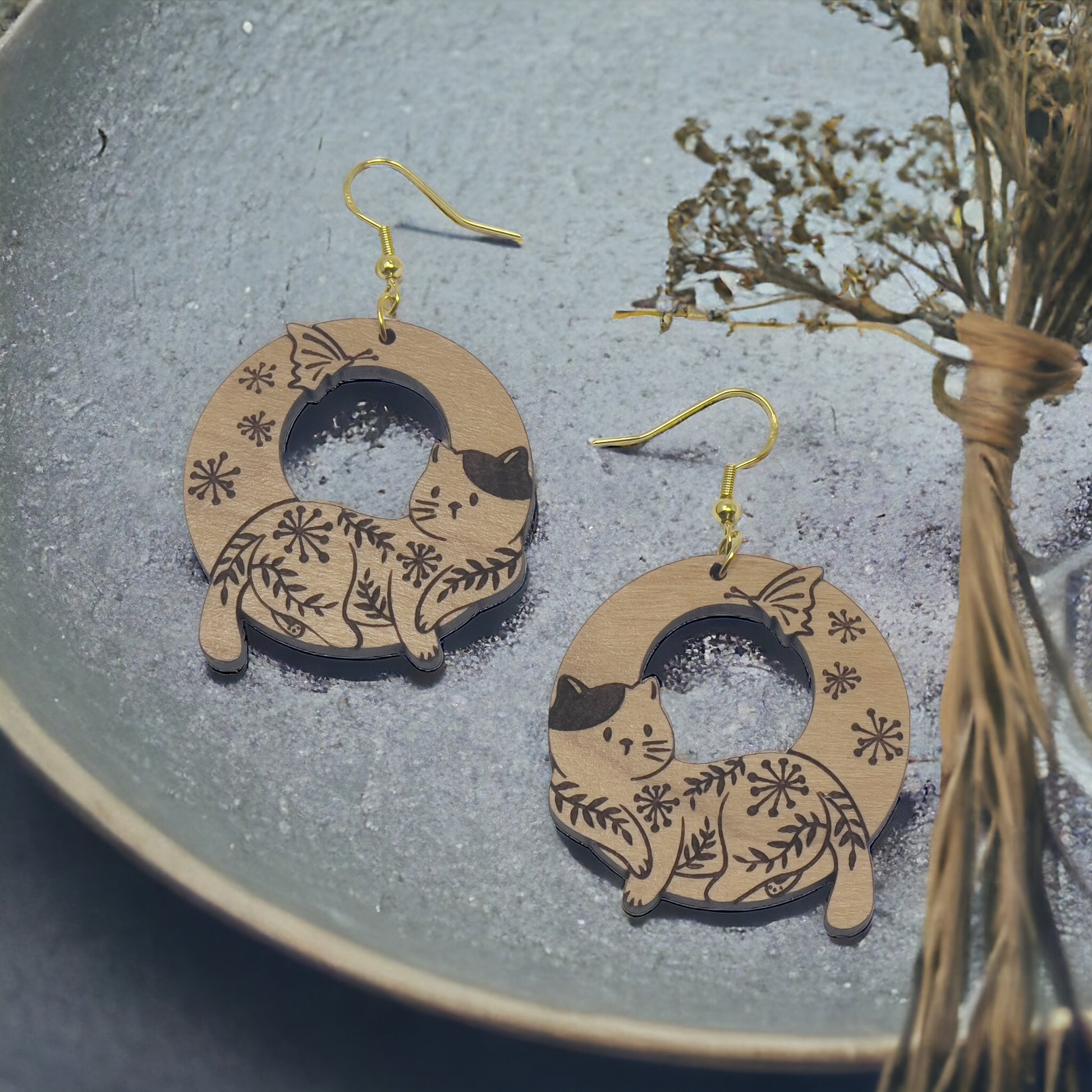 Floral Cat Circle Wood Earrings – Whimsical Nature-Inspired Feline Jewelry