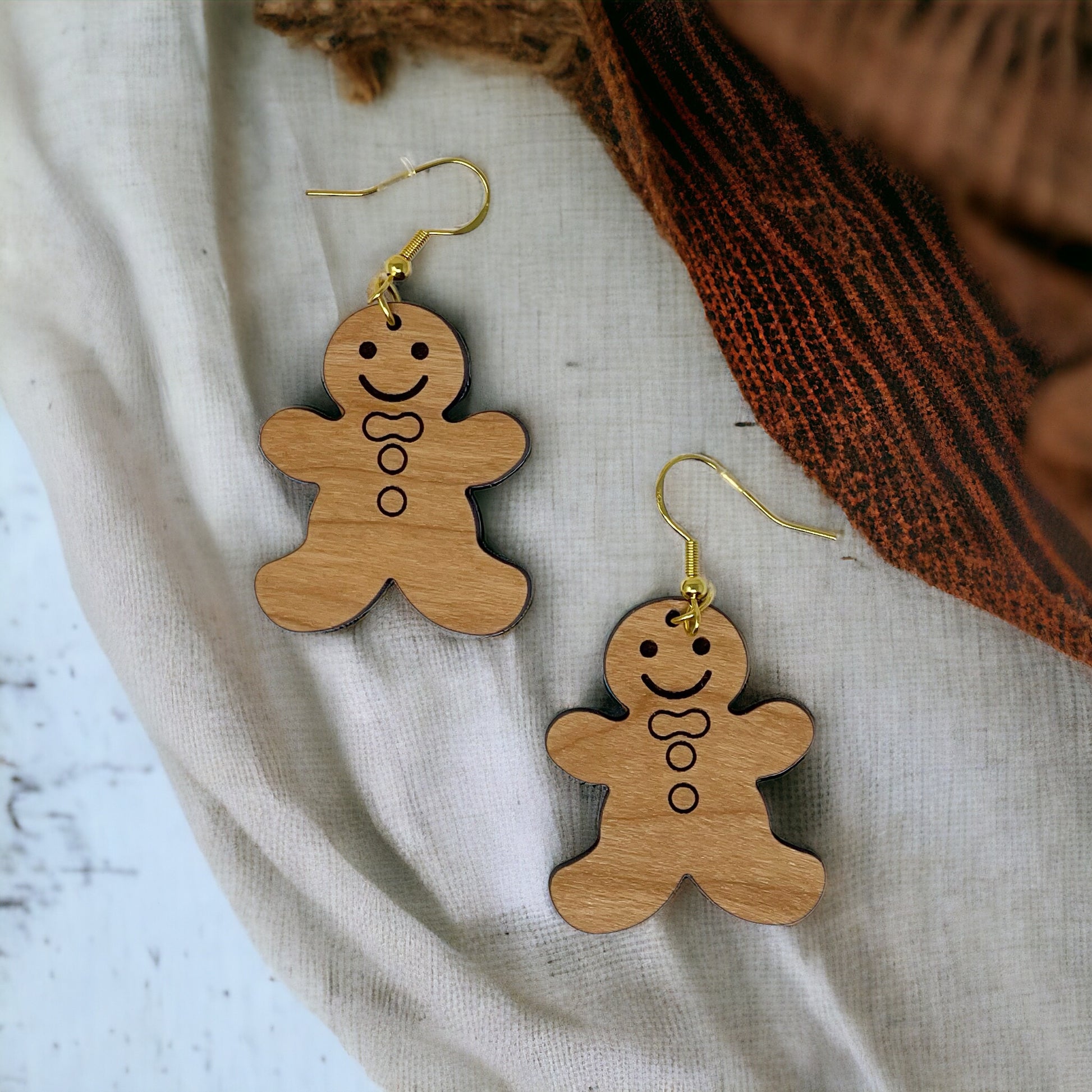 Gingerbread Man Wood Earrings – Cute Holiday Christmas Cookie Jewelry