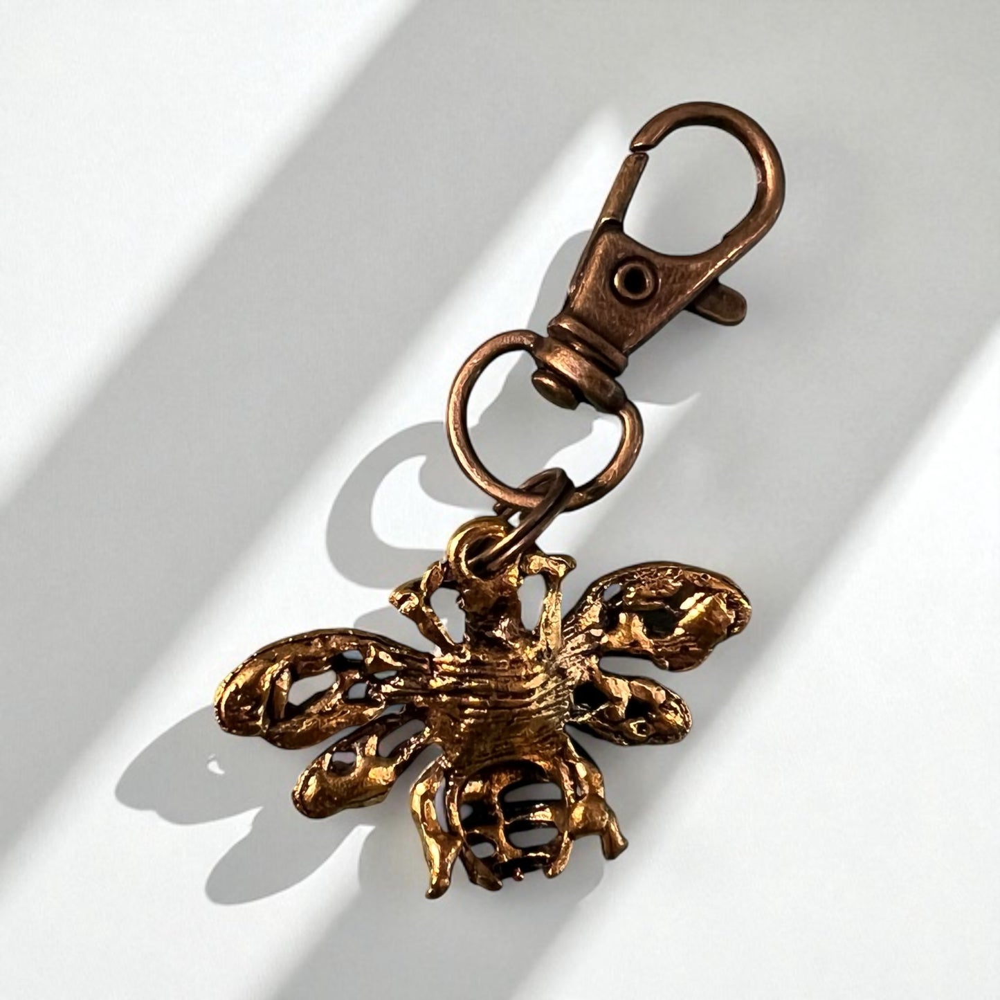 Pearl Bee Purse Charm – Vintage Rhinestone Bag Accessory