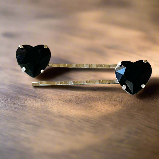 Horquillas con forma de corazón y diamantes de imitación negros