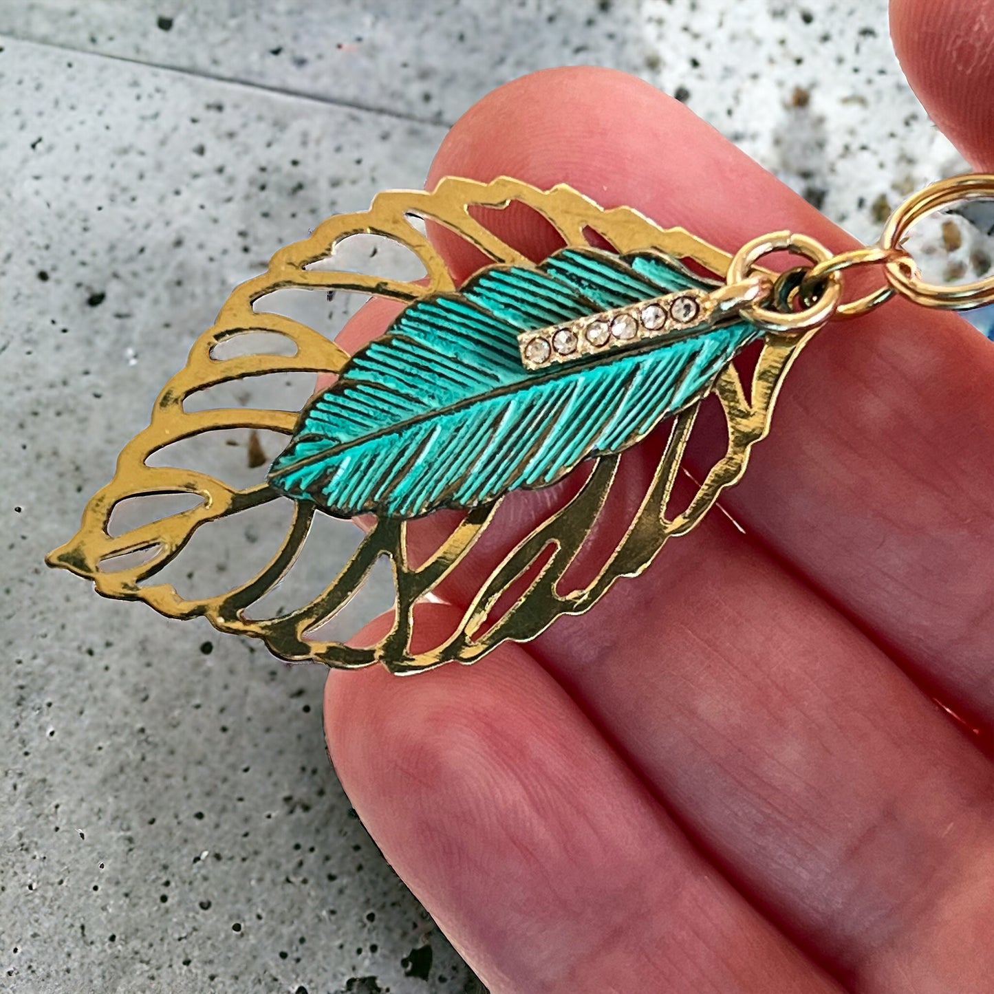 Green Feather & Leaf Purse Charm – Boho Chic Gold Keychain with Rhinestones