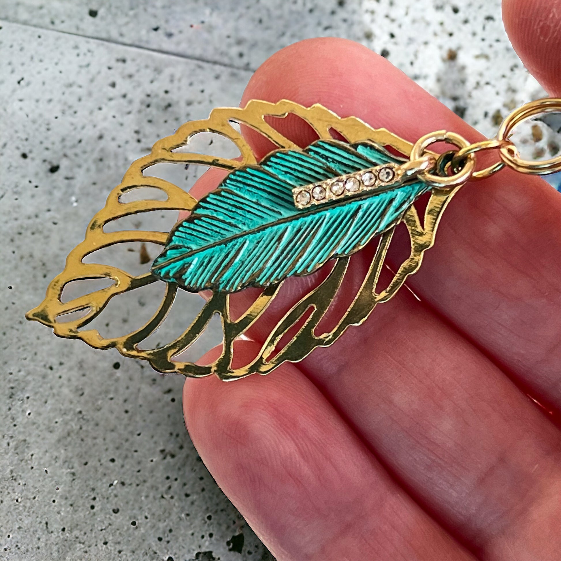 Green Feather & Leaf Purse Charm – Boho Chic Gold Keychain with Rhinestones