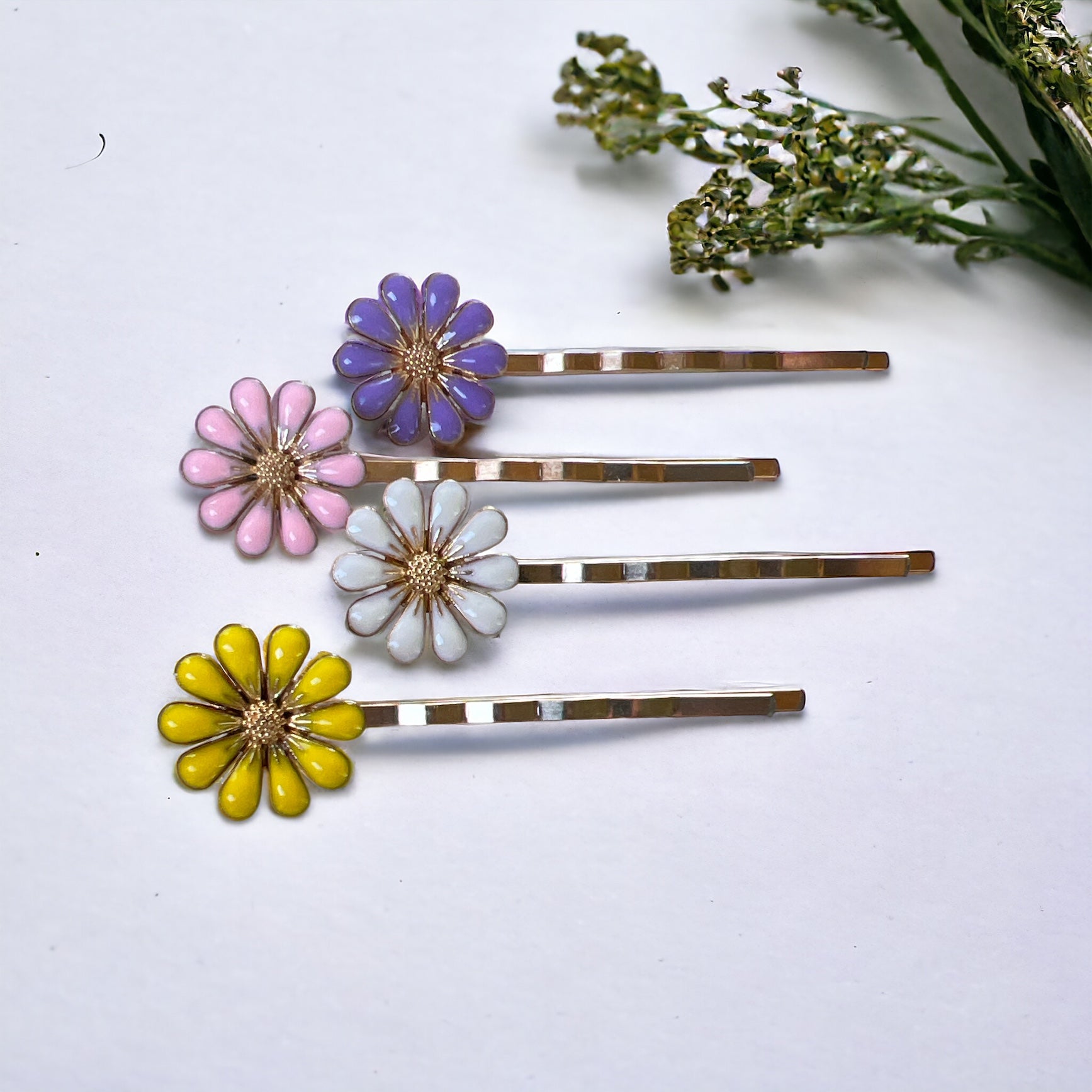 Enamel Daisy Hair Pins – Set of 4 Cottagecore Spring Accessories