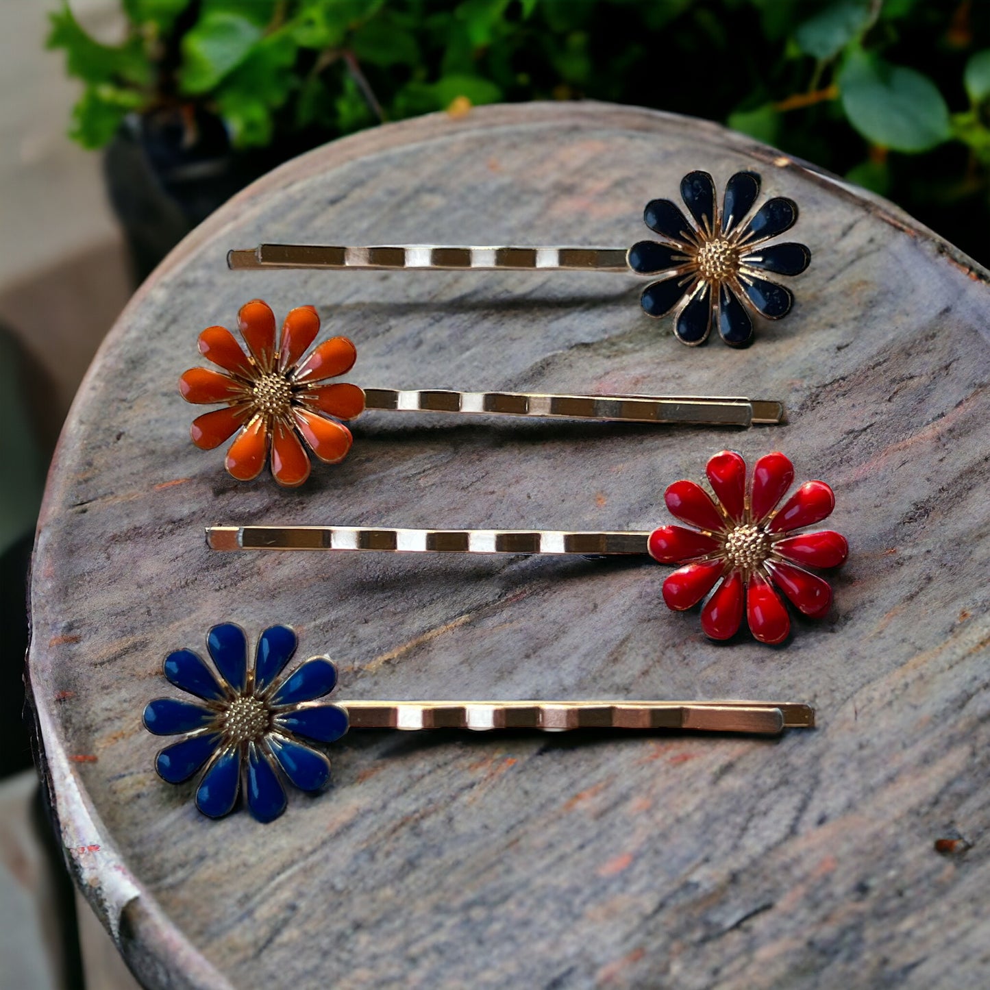 Bold Daisy Hair Pins – Set of 4 Retro Cottagecore Accessories