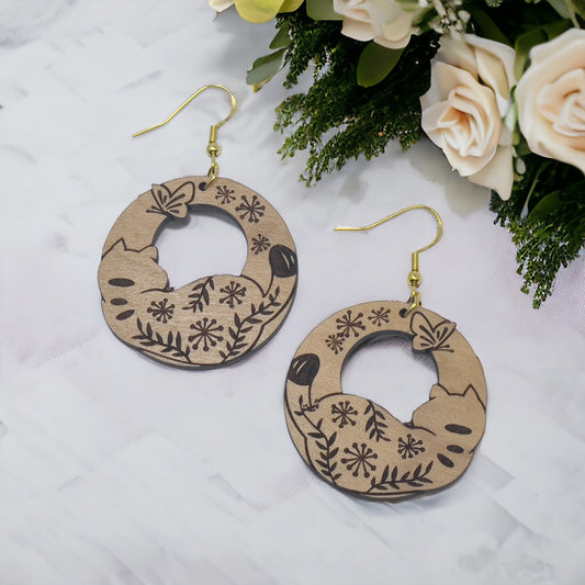 Floral Cat Circle Wood Earrings – Whimsical Nature-Inspired Feline Jewelry
