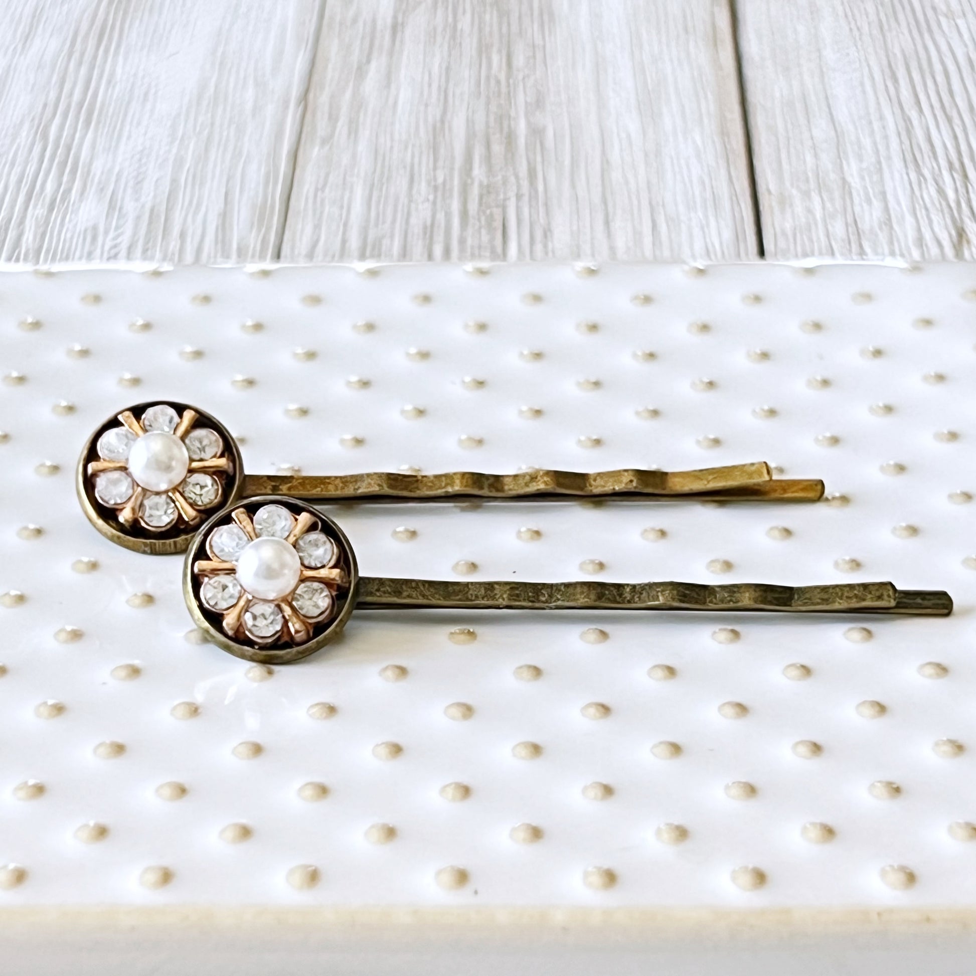 Pearl & Rhinestone Flower Hair Pins – Vintage-Inspired Gold Hair Clips