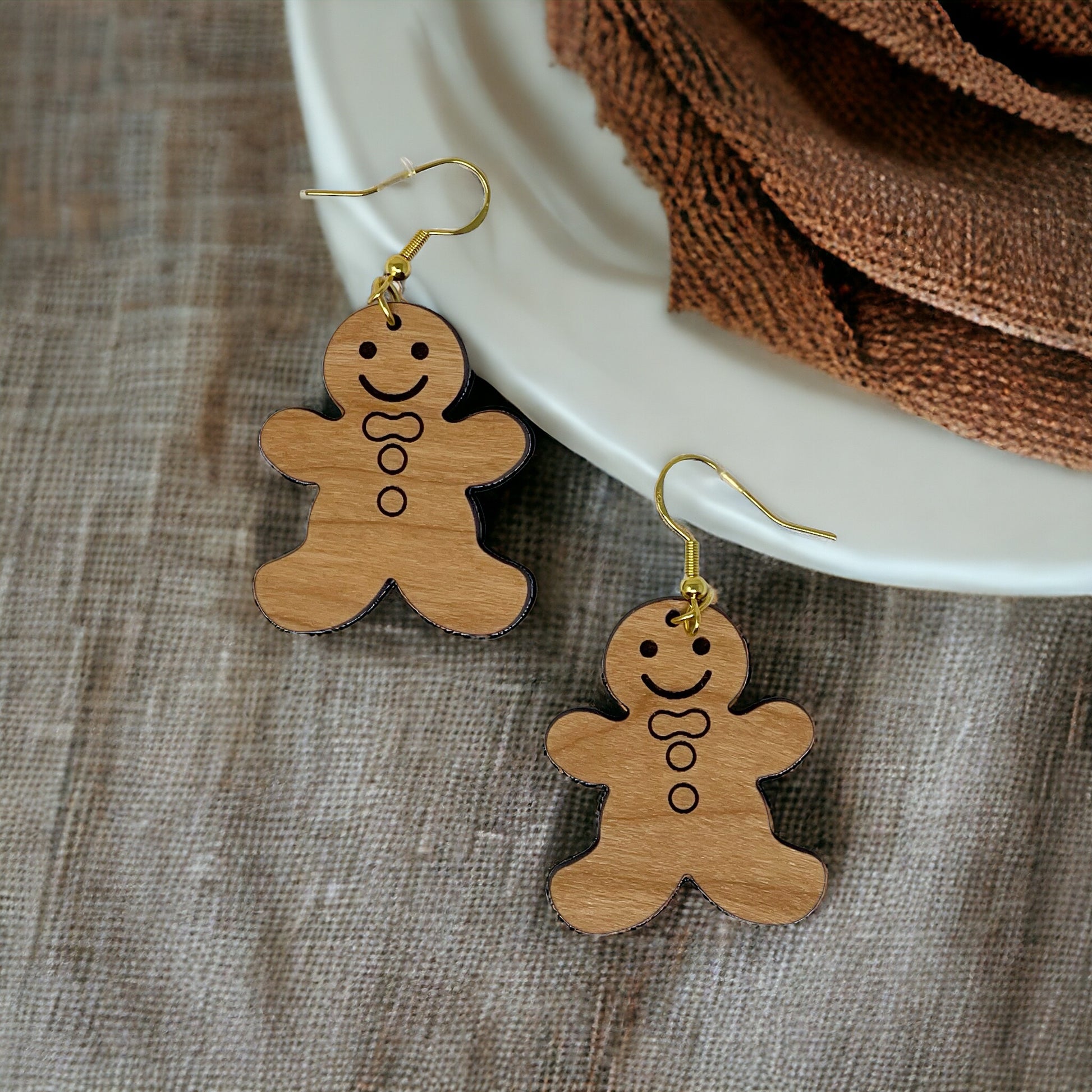 Gingerbread Man Wood Earrings – Cute Holiday Christmas Cookie Jewelry