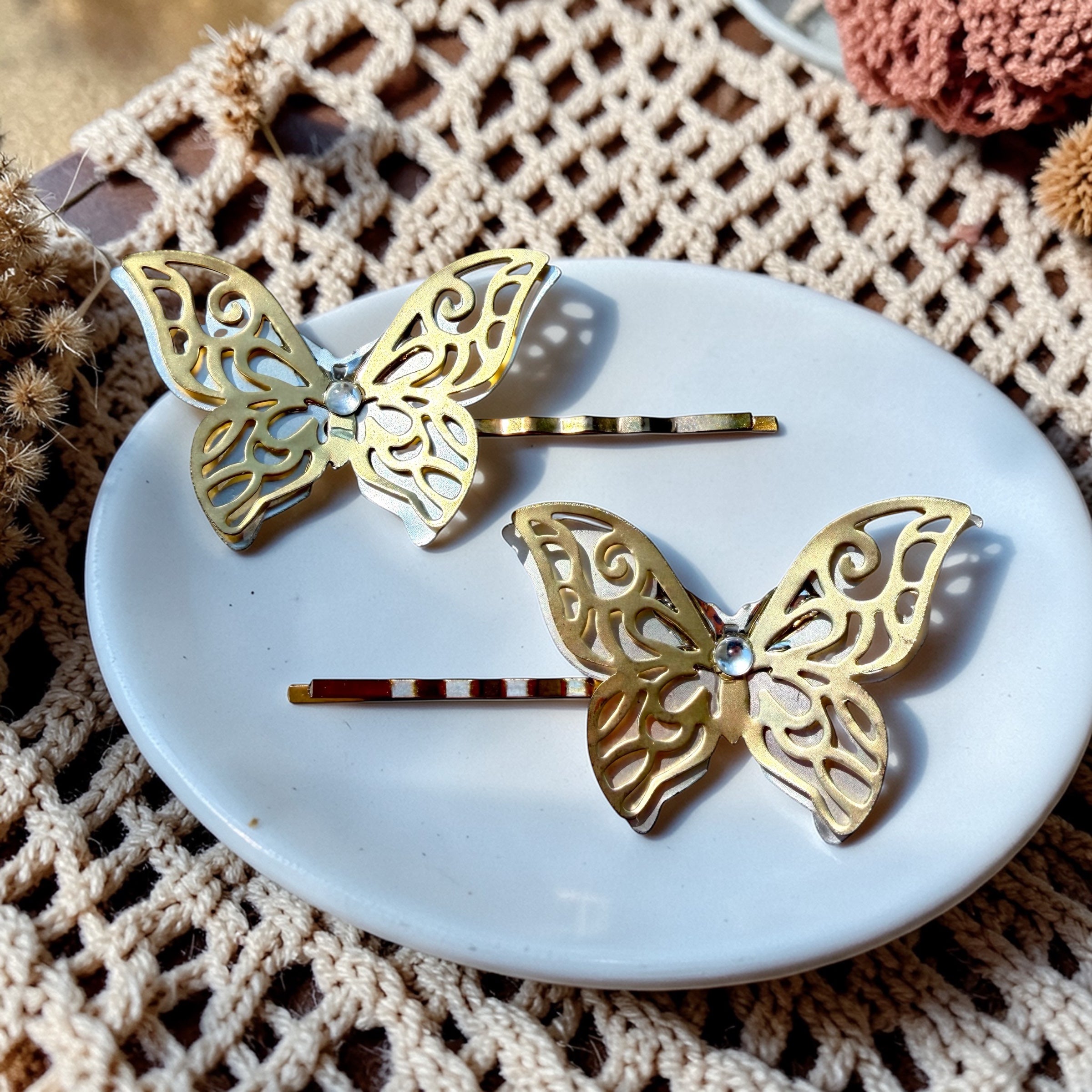Gold Butterfly Hair Clip Set 4-piece set of golden butterfly hair clips, women main image 3