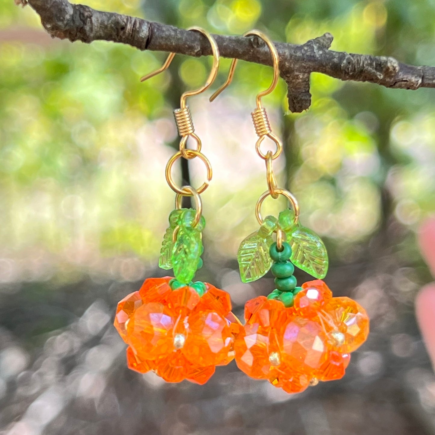 Beaded Pumpkin Earrings – Sparkly Fall Dangles with Green Leaves