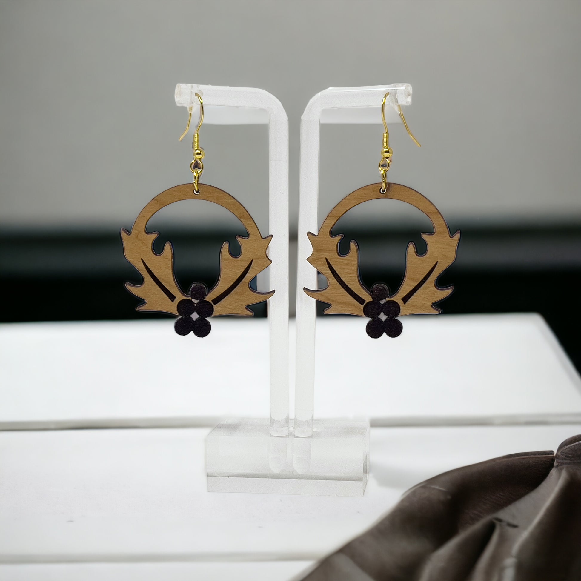 Wooden Holly Wreath Earrings – Holiday Leaf & Berry Laser Cut Jewelry