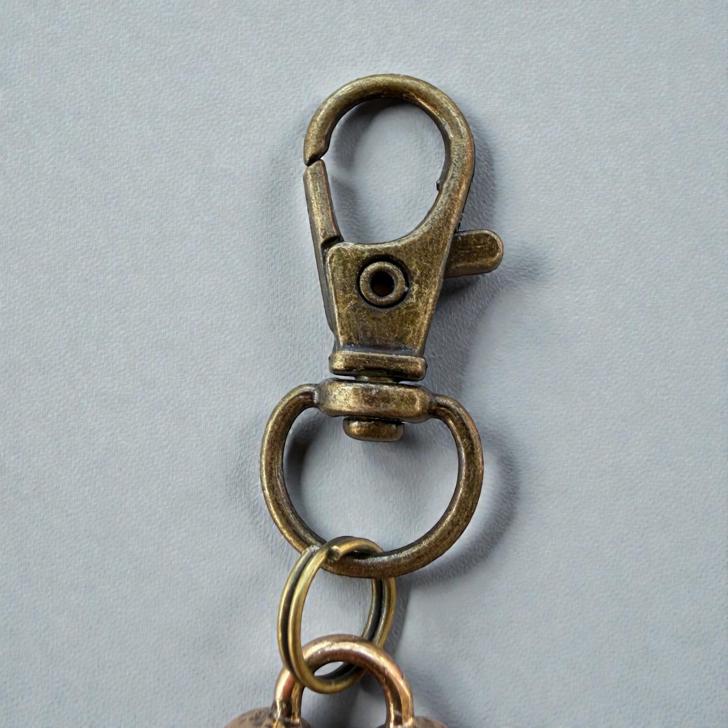 Vintage Rhinestone Key Purse Charm – Antique Gold Bag Accessory