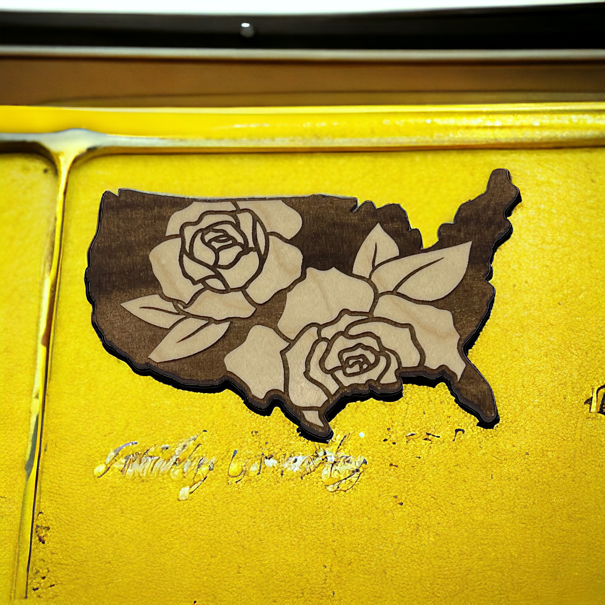 USA Rose Magnet – Floral Patriotic Wooden Home Decor
