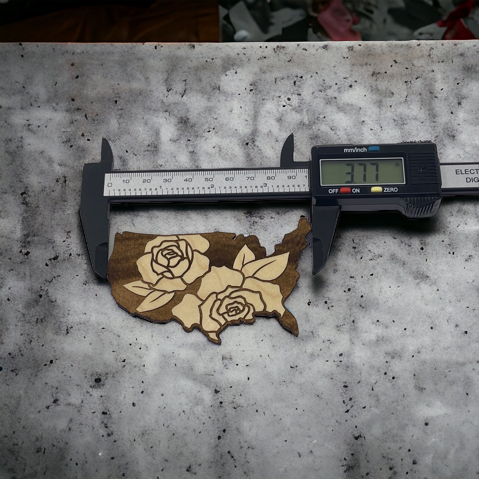 USA Rose Magnet – Floral Patriotic Wooden Home Decor