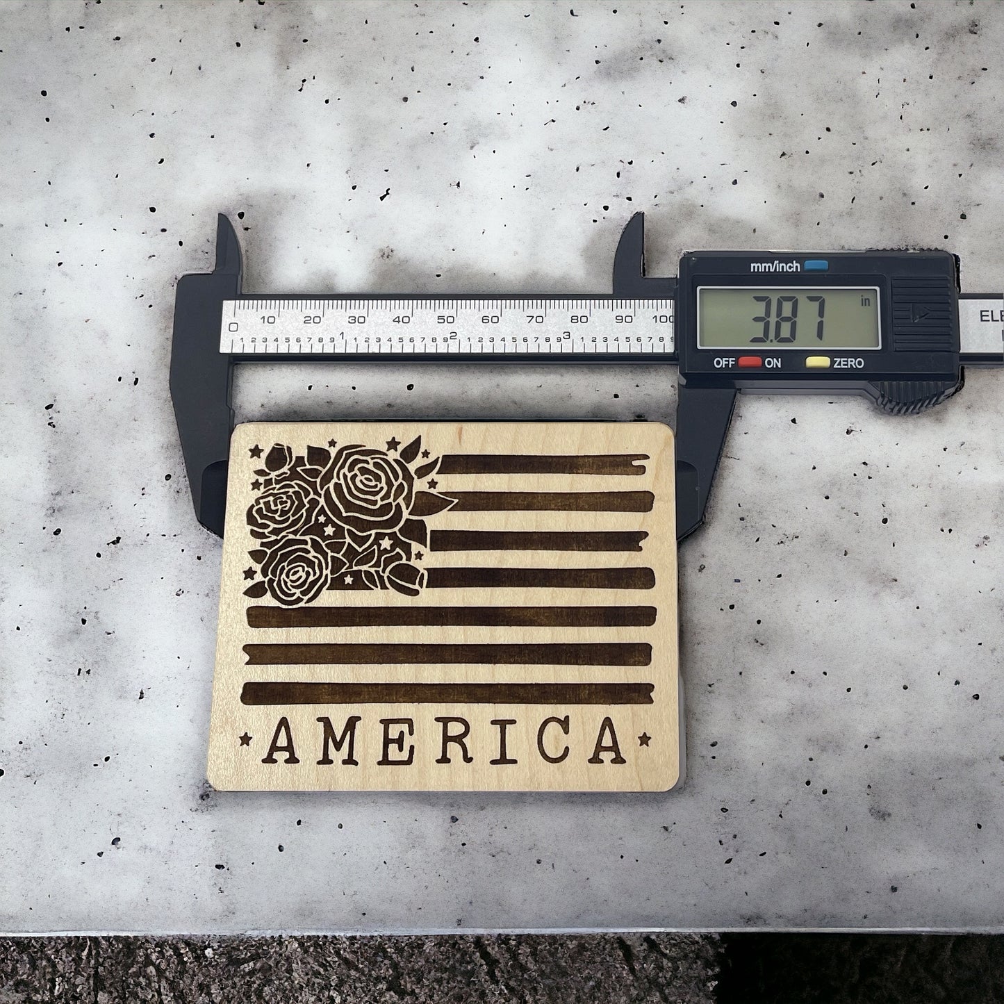 Floral American Flag Magnet – Rustic Patriotic Home Accent