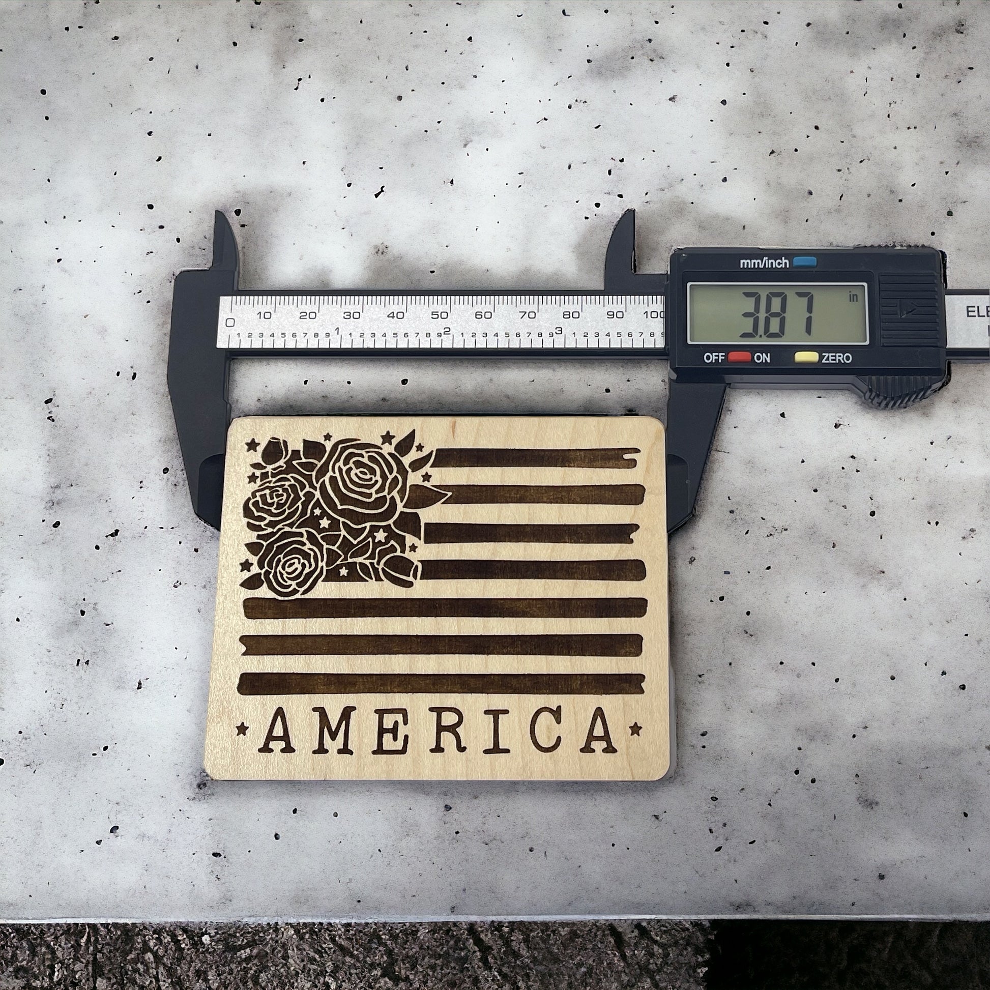 Floral American Flag Magnet – Rustic Patriotic Home Accent