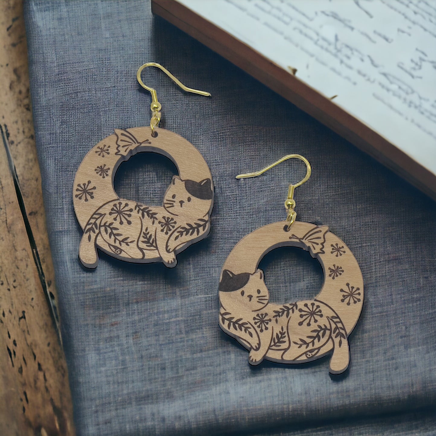 Floral Cat Circle Wood Earrings – Whimsical Nature-Inspired Feline Jewelry