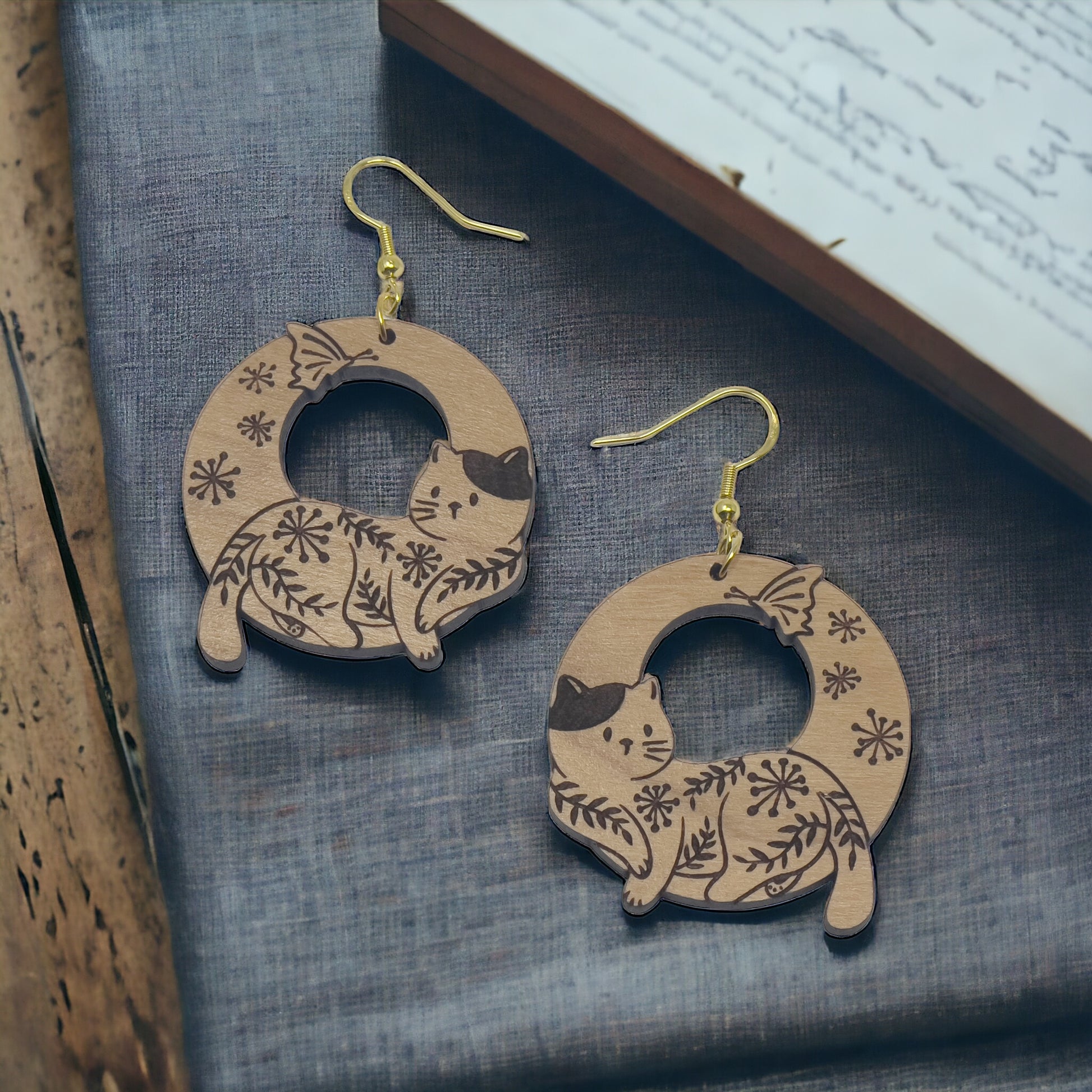 Floral Cat Circle Wood Earrings – Whimsical Nature-Inspired Feline Jewelry