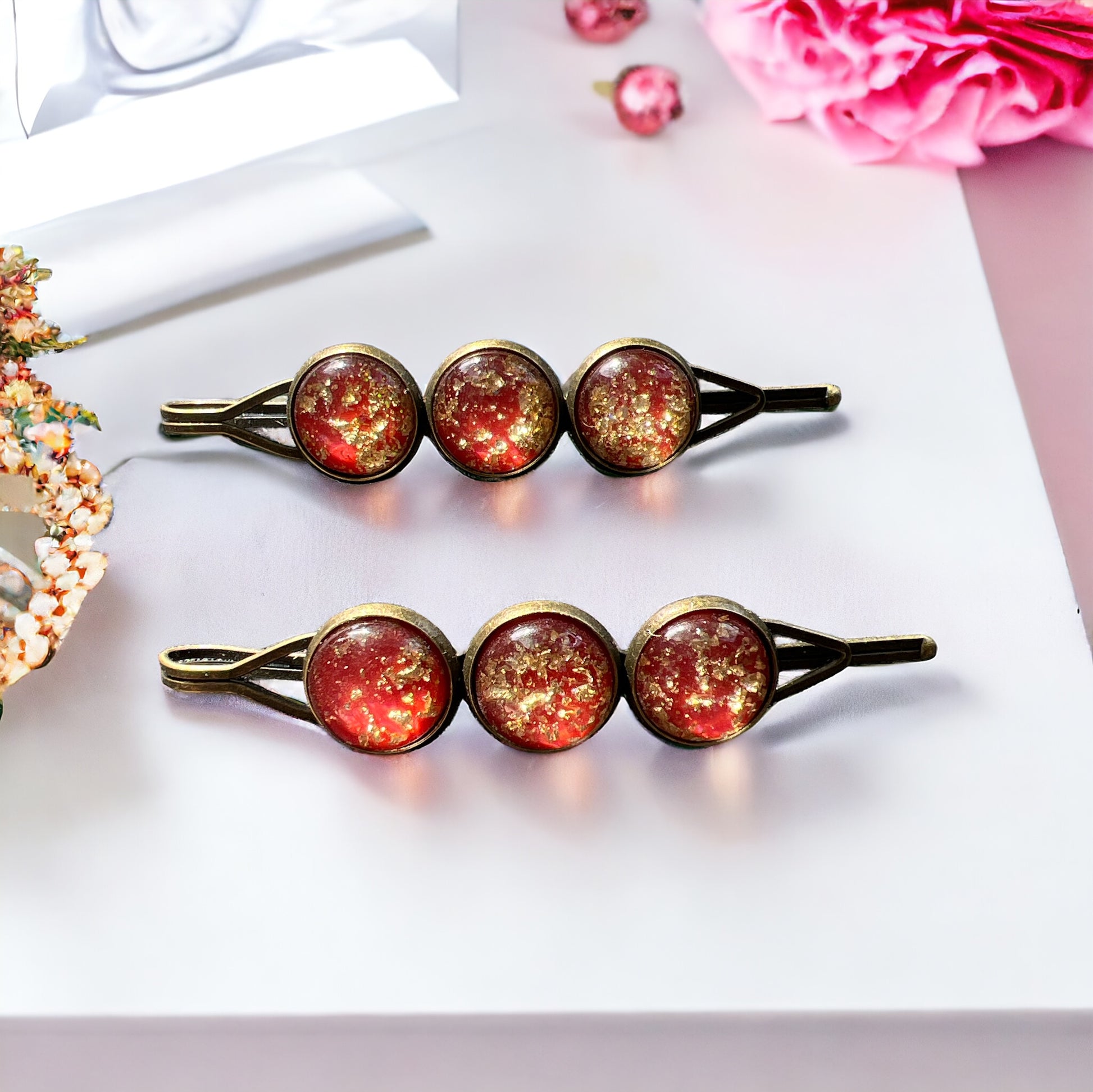 Red Gold Flake Glitter Hair Pins: Sparkling Accents for Glamorous Hairstyles