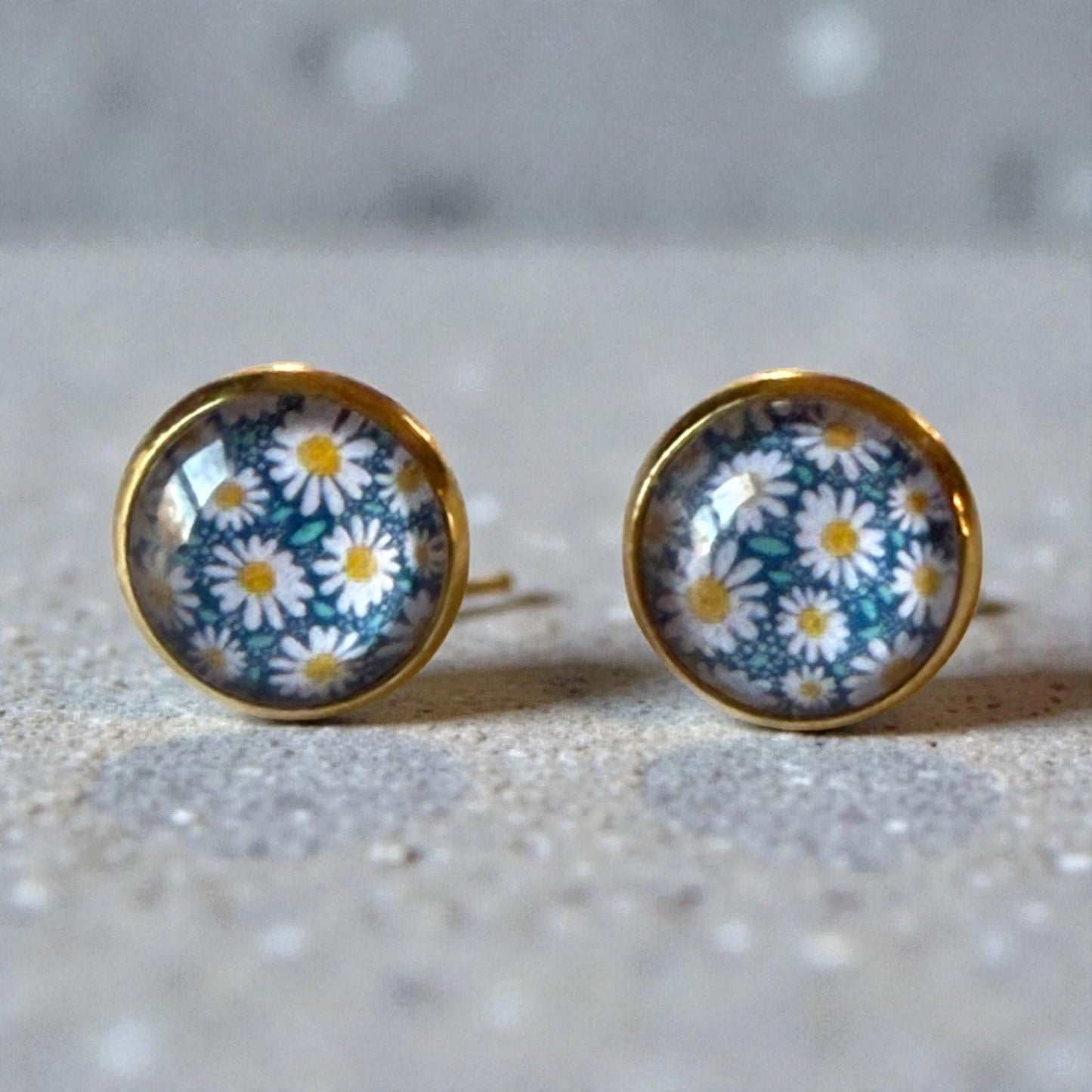 Daisy Stud Earrings – 12mm Gold Tone Floral Boho Jewelry for Her