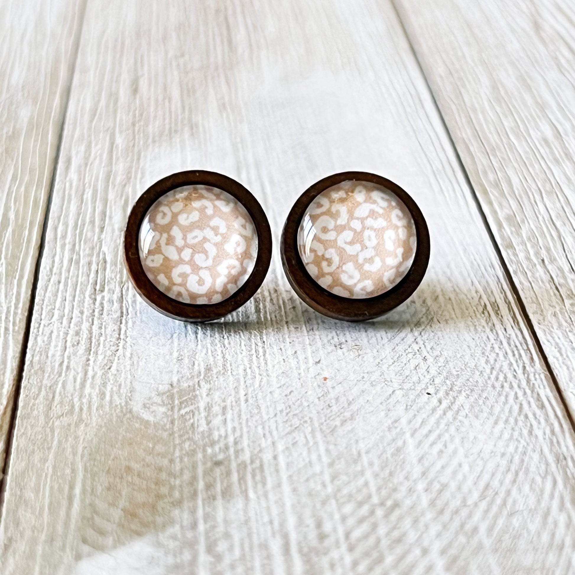 Beige Leopard Print Stud Earrings – Neutral Animal Pattern Wood Jewelry