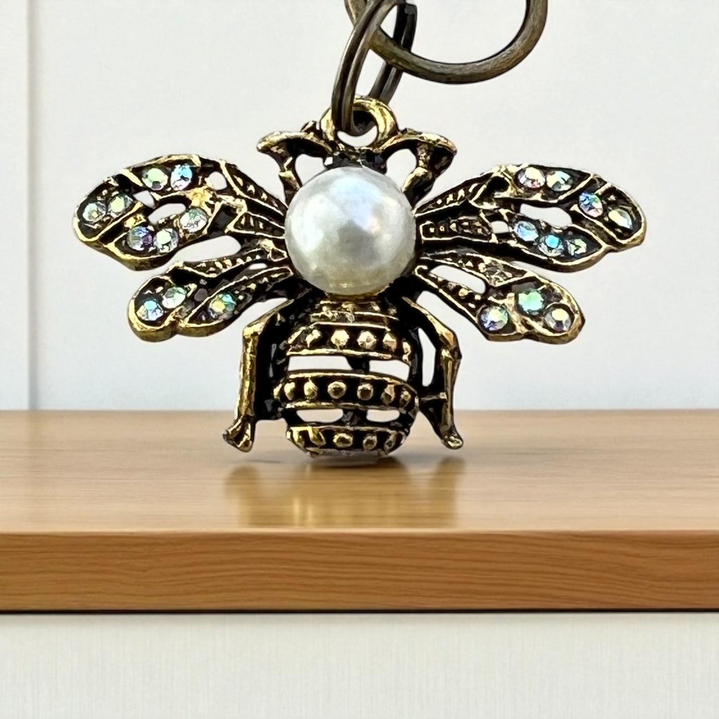 Pearl Bee Purse Charm – Vintage Rhinestone Bag Accessory